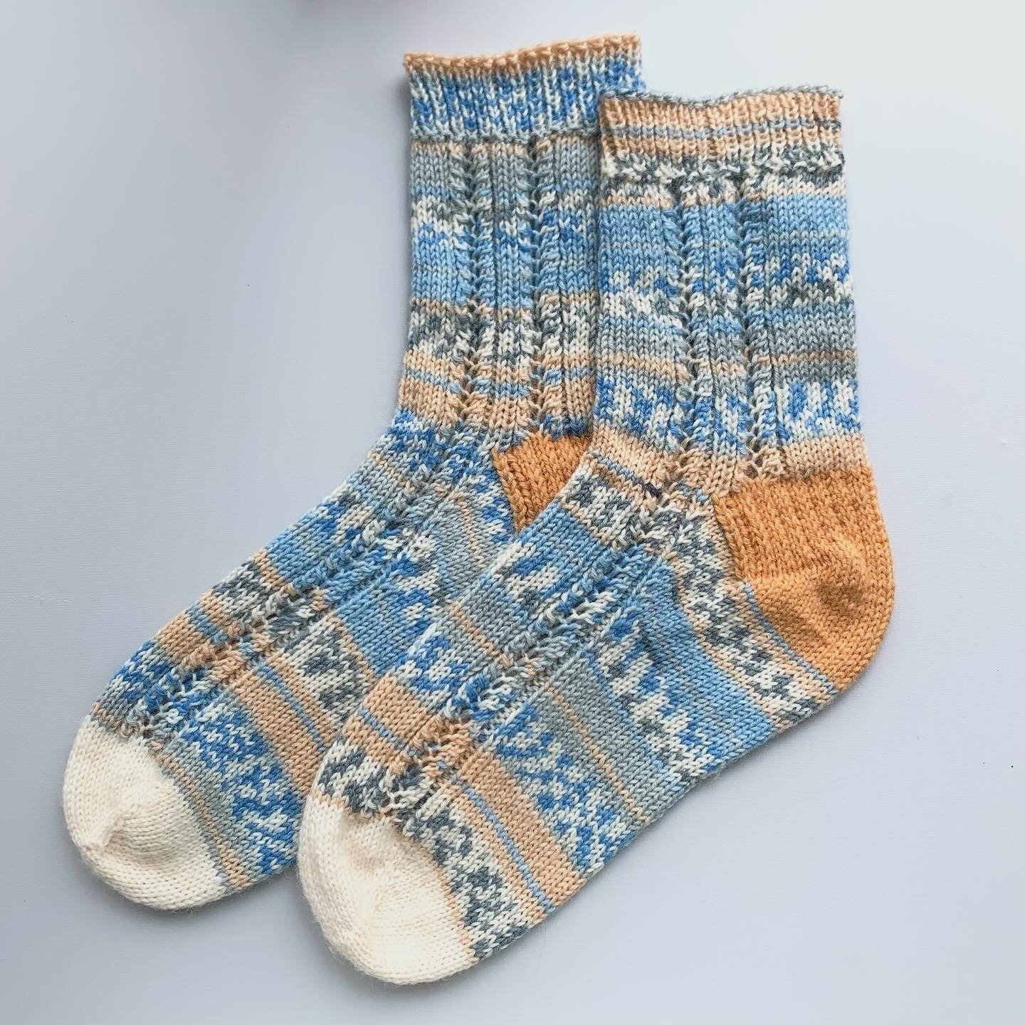 透かし編みの靴下【Water socks】｜cotto mou/心躍る手編み靴下作家の