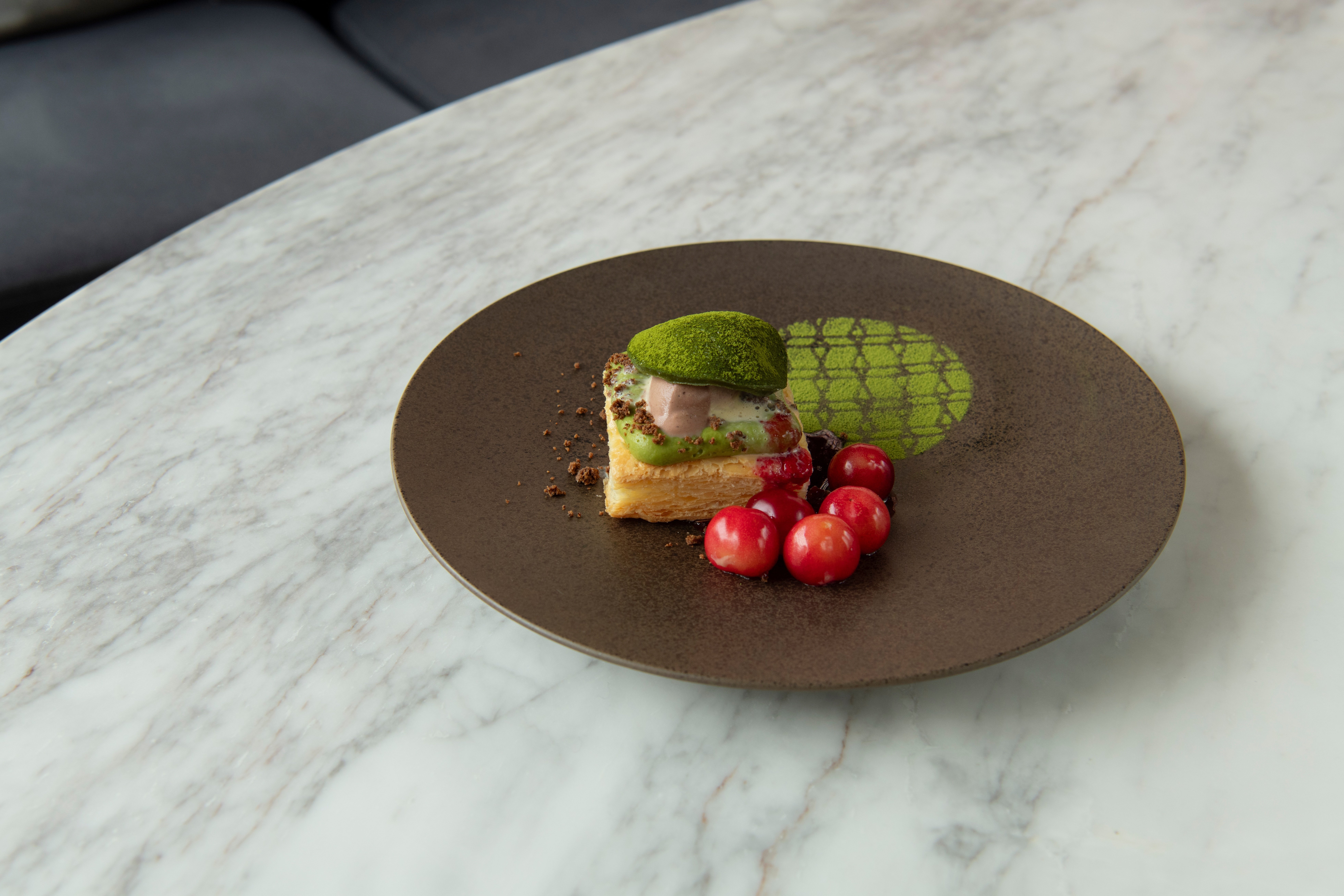 初夏の到来を告げるさくらんぼのデザートが登場｜INTERSECT BY LEXUS