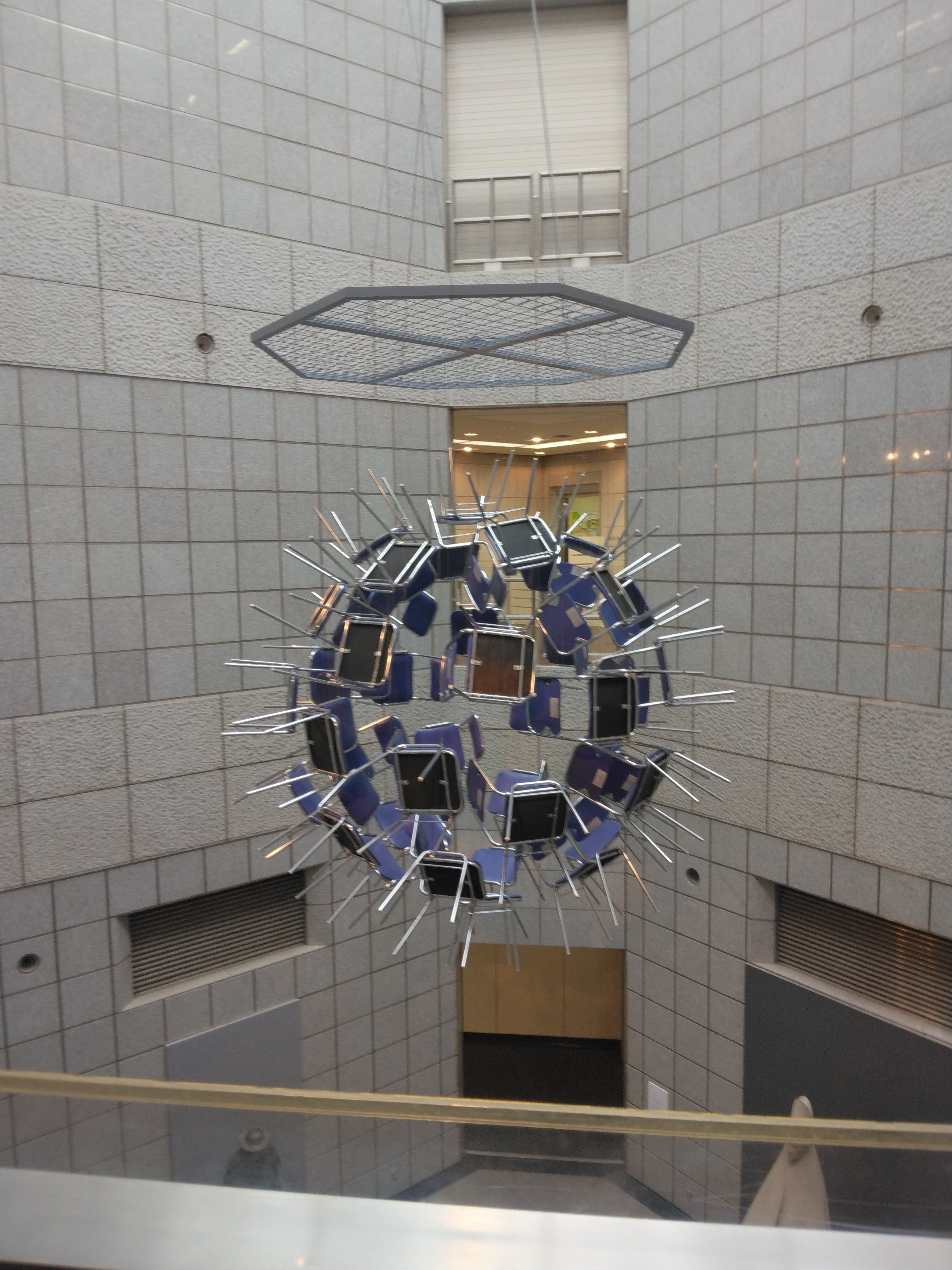 椅子の美術館、椅子の展覧会「アブソリュート・チェアーズ」｜トウソクジン