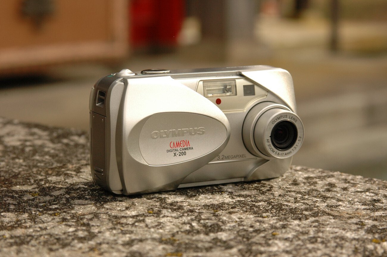 OLYMPUS CAMEDIA X-200 OLYMPUS CAMEDIA X-200 デジカメ 美品 a4619