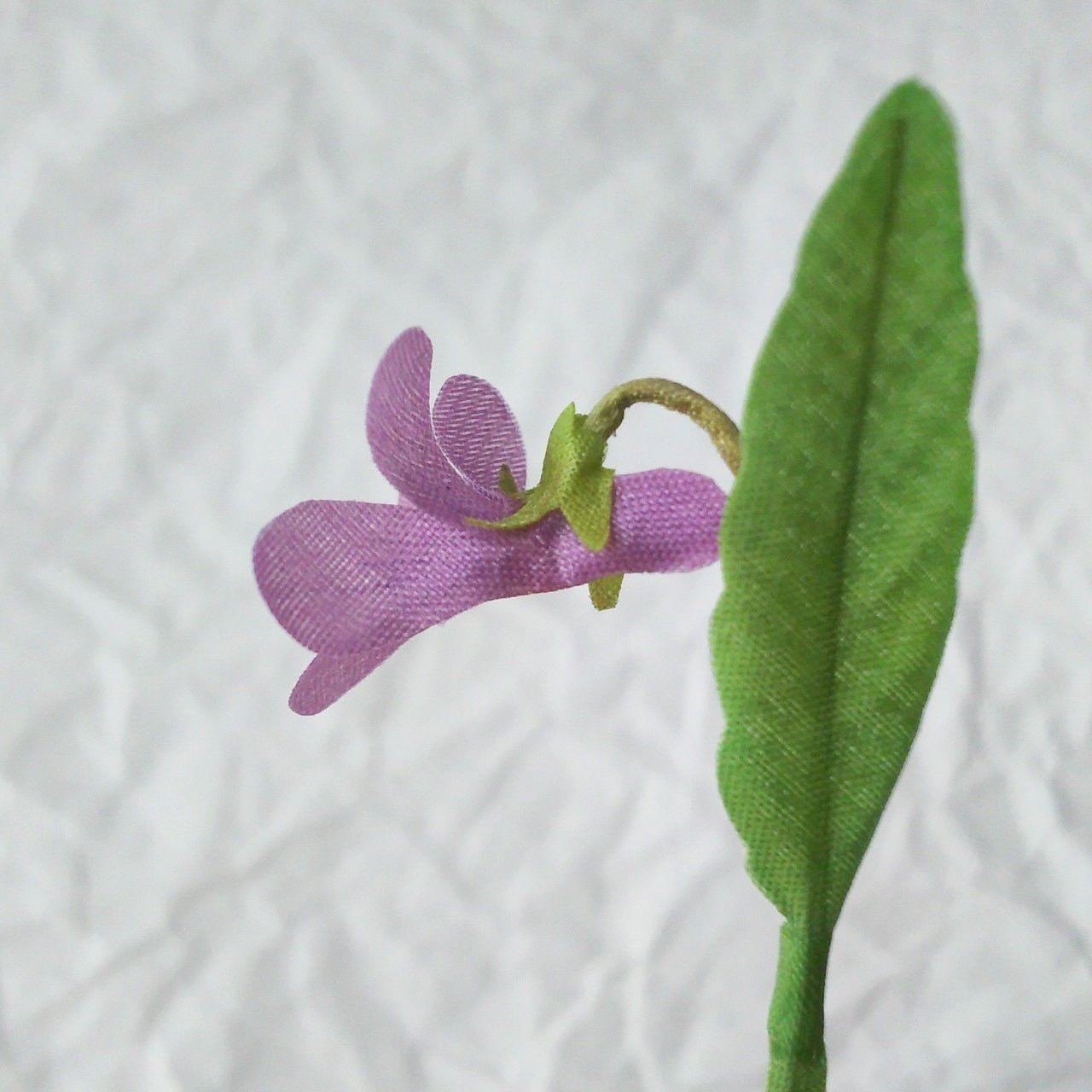 いつの時代も乙女の心に寄りそう素朴な花 【着せかえ布花