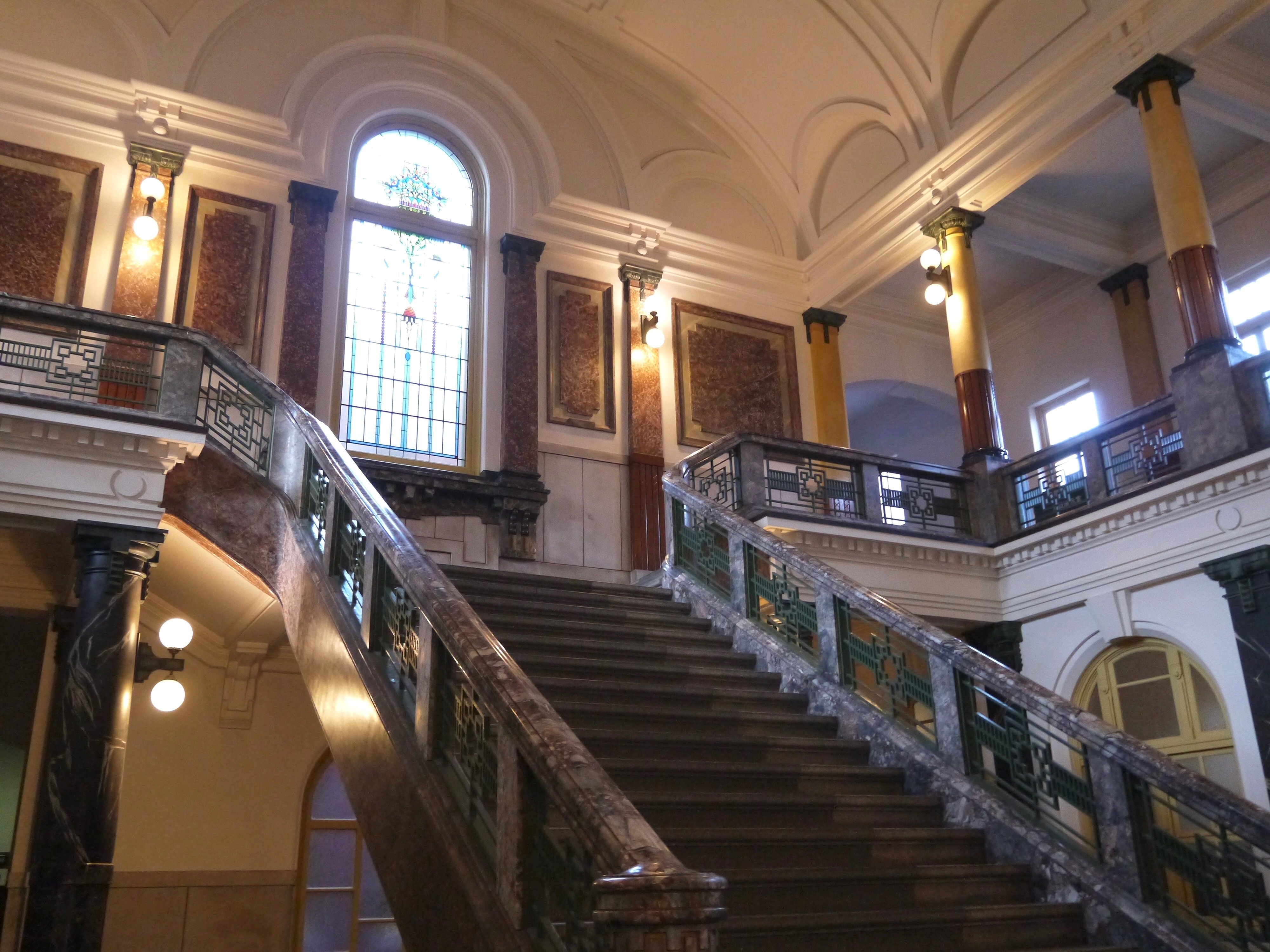 ここは神殿なのかもしれない。「旧名古屋控訴院」｜ヒトミ🏠建築好きnoter