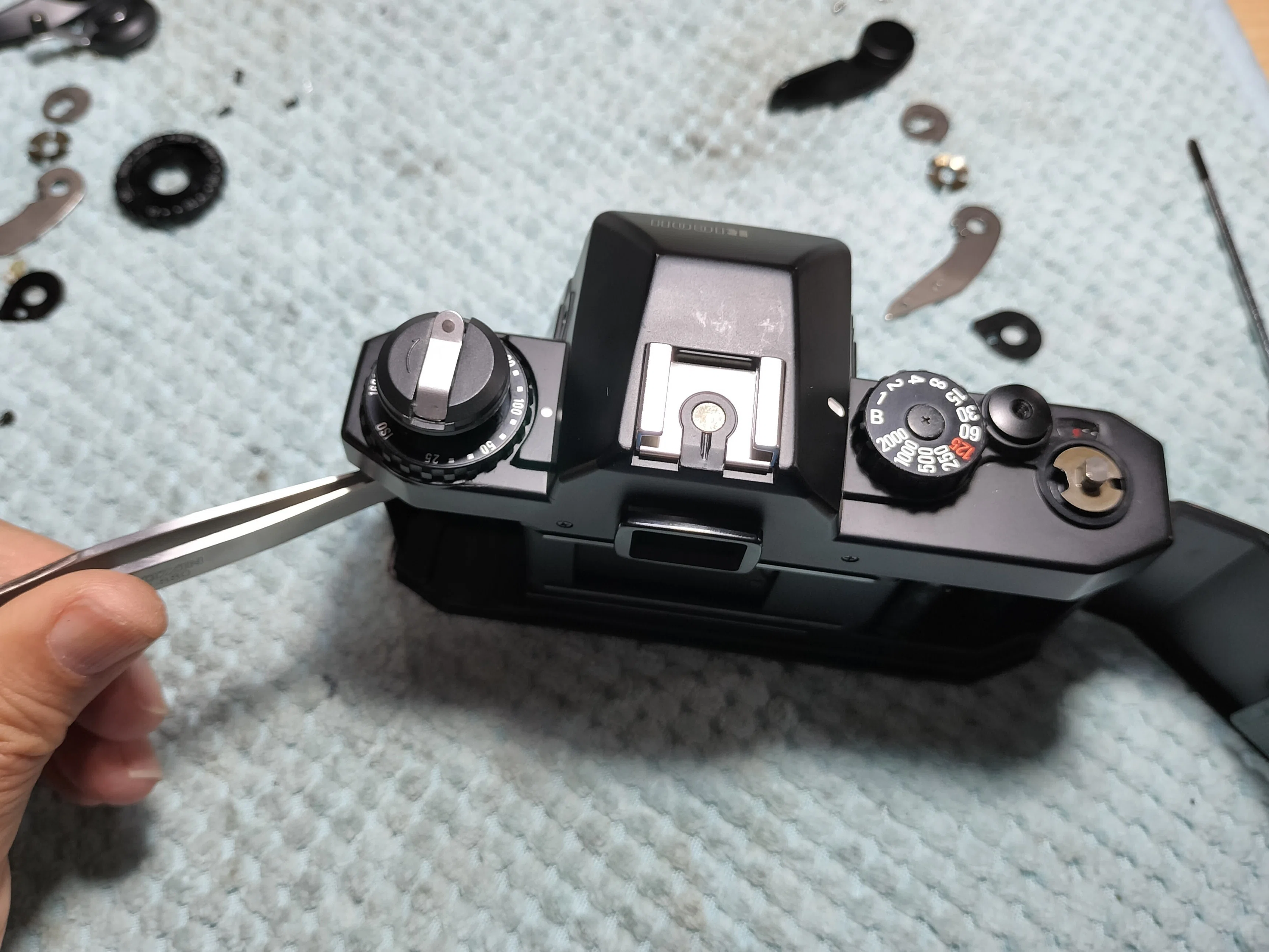 Ricoh XR-8の分解｜フィルムカメラ修理のアクアカメラ