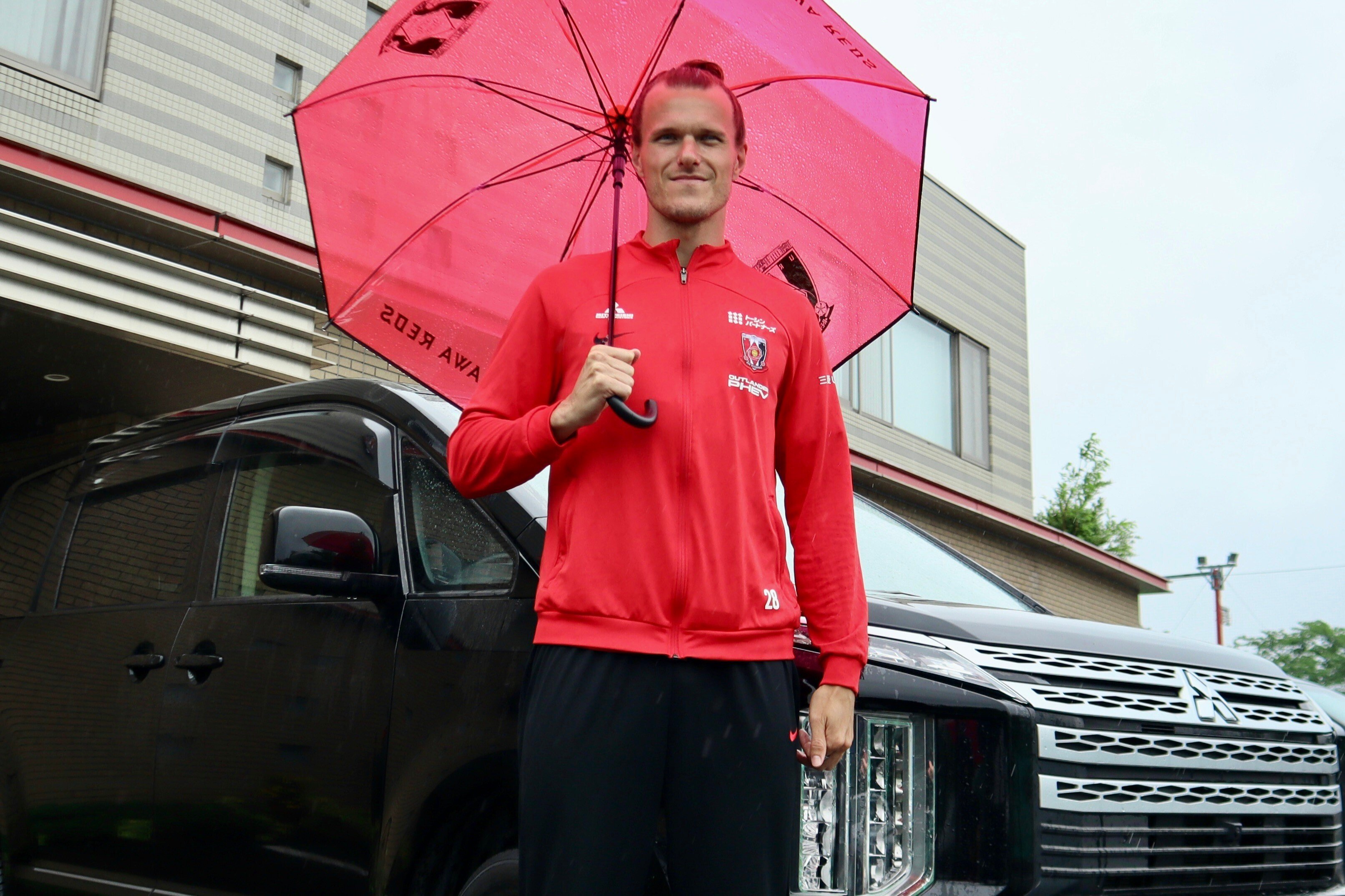 浦和レッズ ショルツ選手、ロングドライブを愛する｜レッズビークル