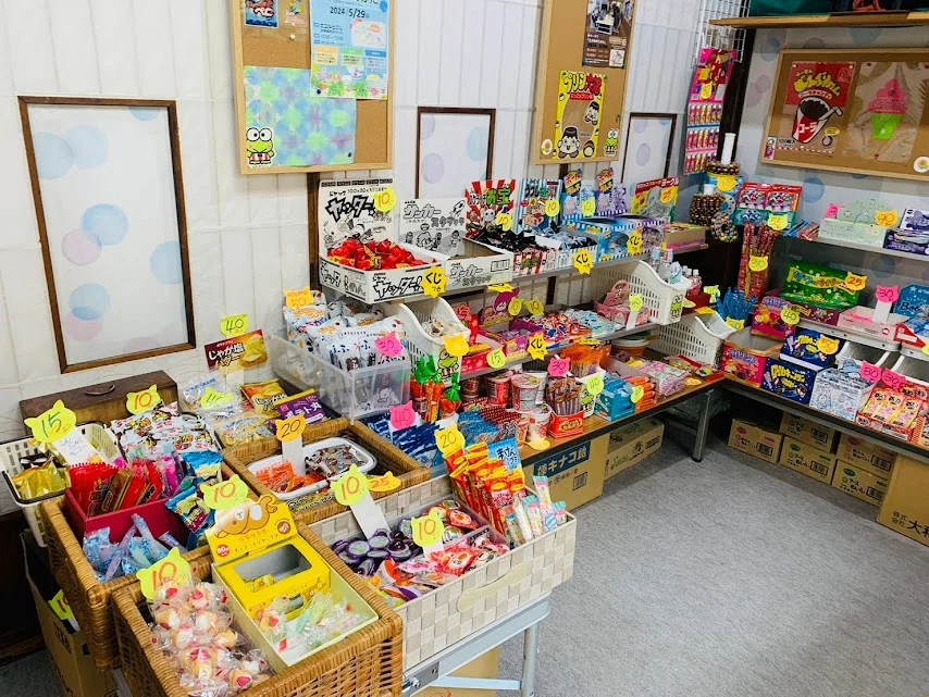 お店紹介：坂の上の駄菓子屋さん ひまわり】東京・大崎 築100年！縁側