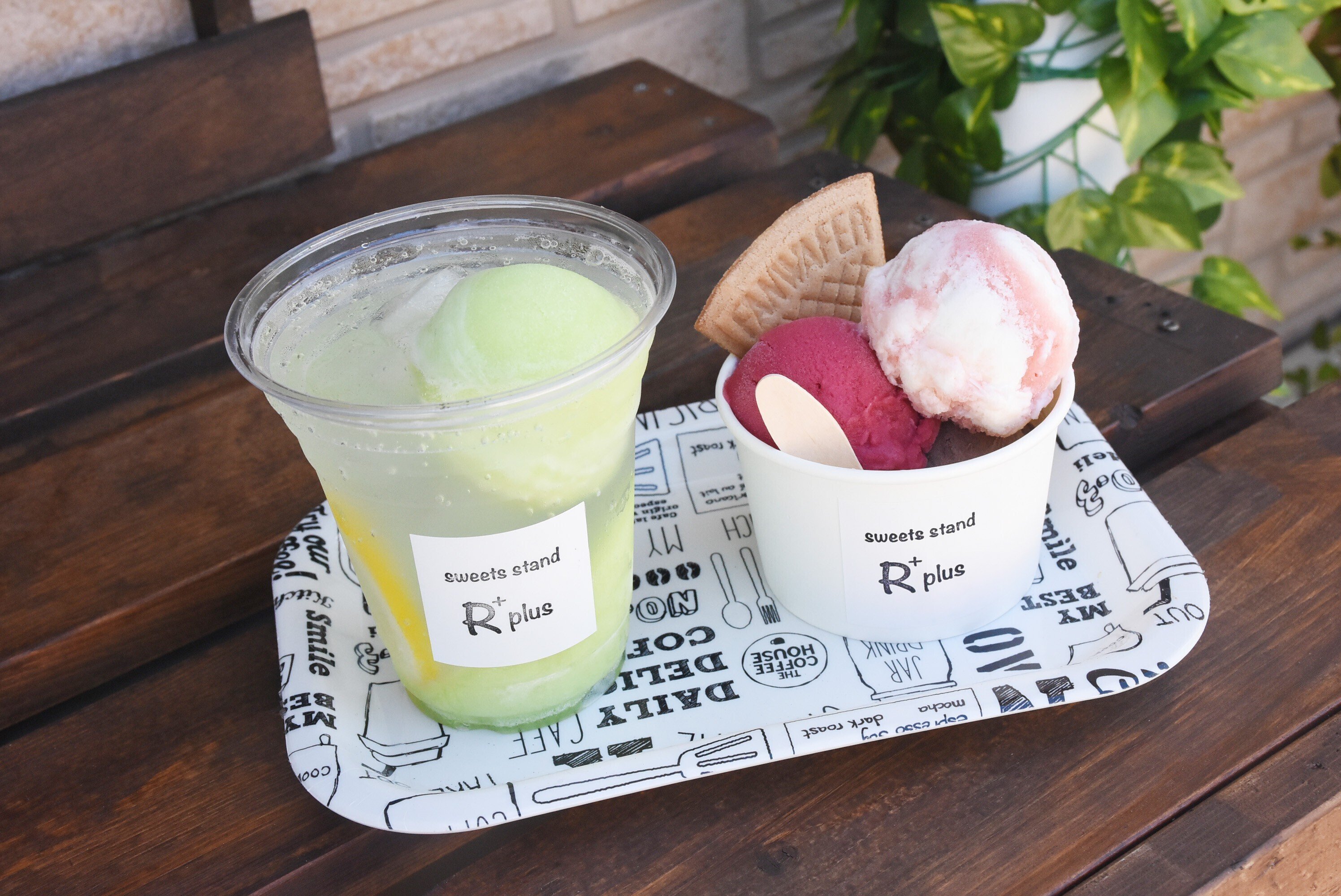 雑貨屋の中にあるアイス屋さん｜sweets stand R⁺plus（石巻市蛇田