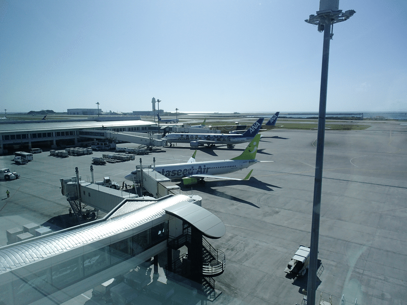 那覇空港の飛行機、2024年2月22日昼すぎ（日本時間）撮影