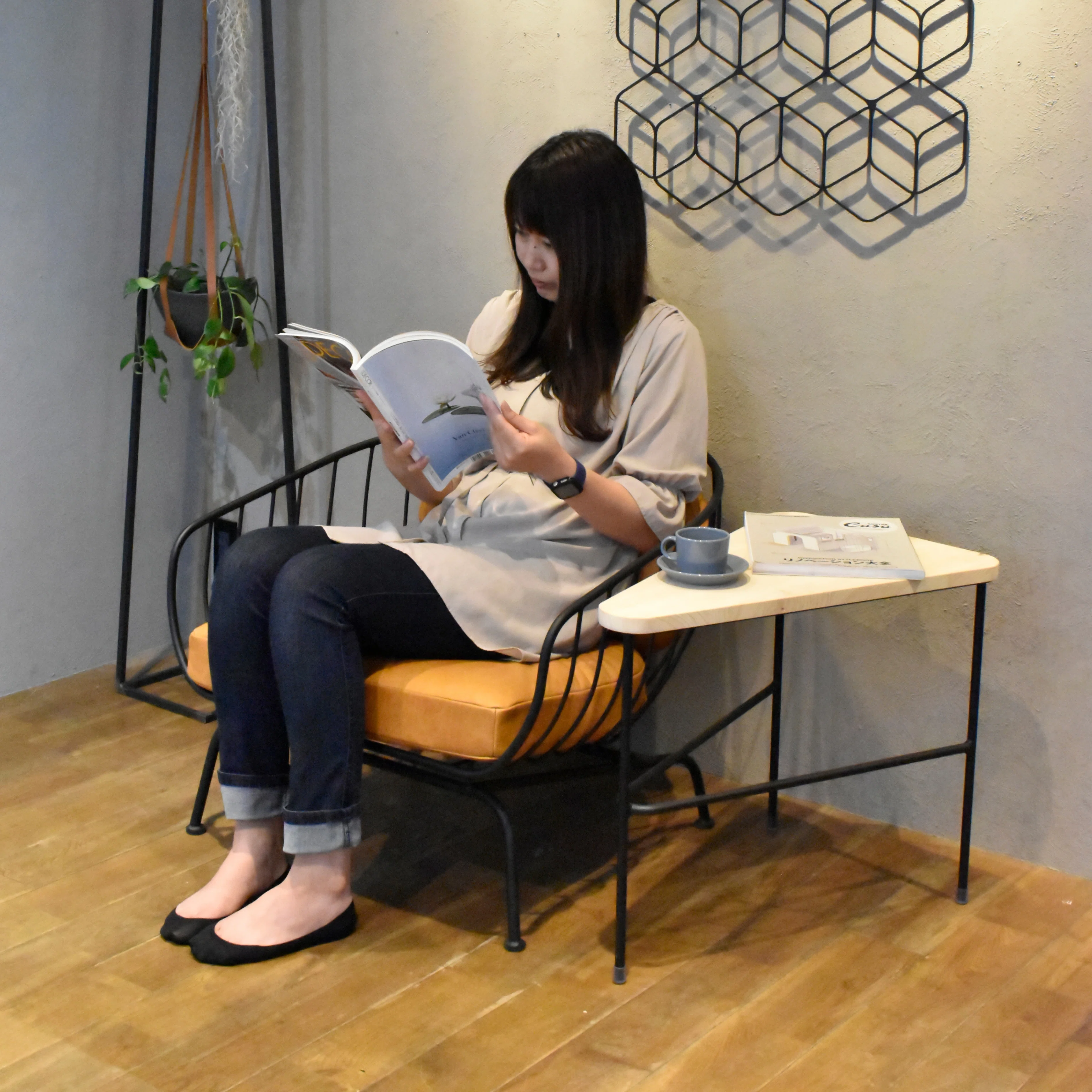 包み込まれるような椅子 思わず座ってみたくなるフォルム 包み込まれ系椅子