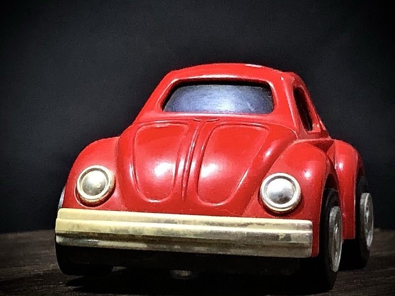 ミキハウスとのコラボのビートル 赤いワーゲン｜てOのミニカー日記。