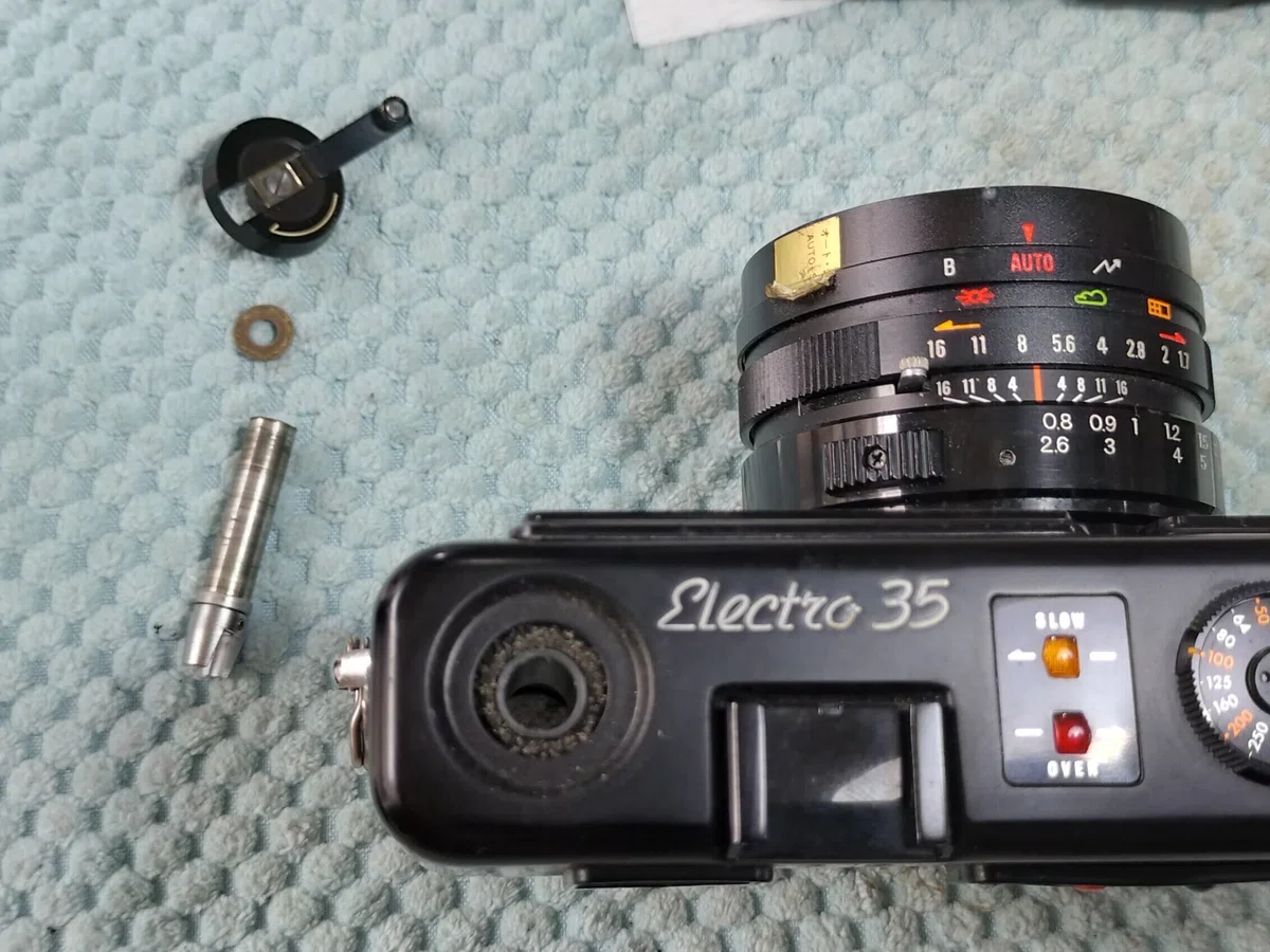 ヤシカエレクトロ35GTの分解｜フィルムカメラ修理のアクアカメラ