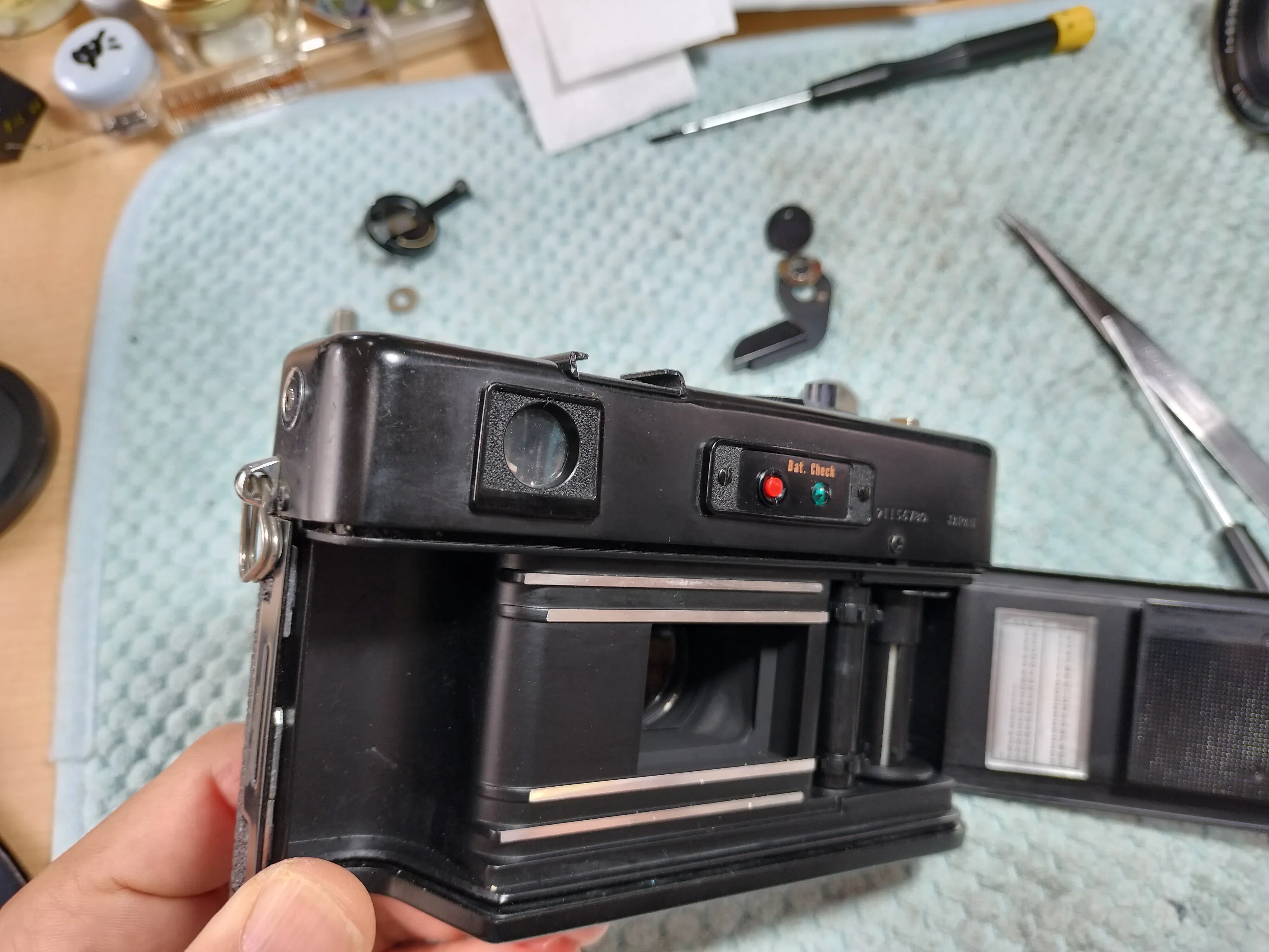 ヤシカエレクトロ35GTの分解｜フィルムカメラ修理のアクアカメラ