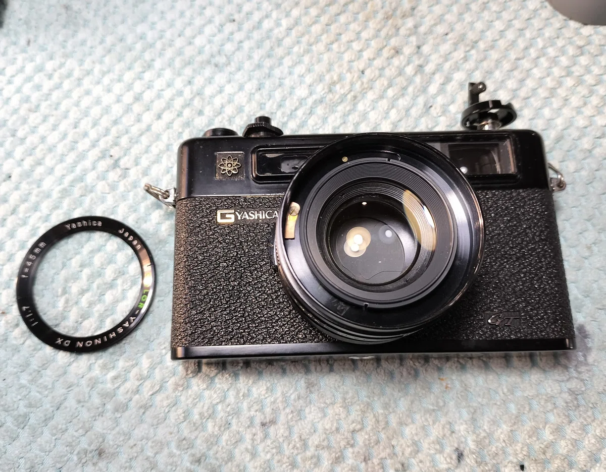 ヤシカエレクトロ35GTの分解｜フィルムカメラ修理のアクアカメラ