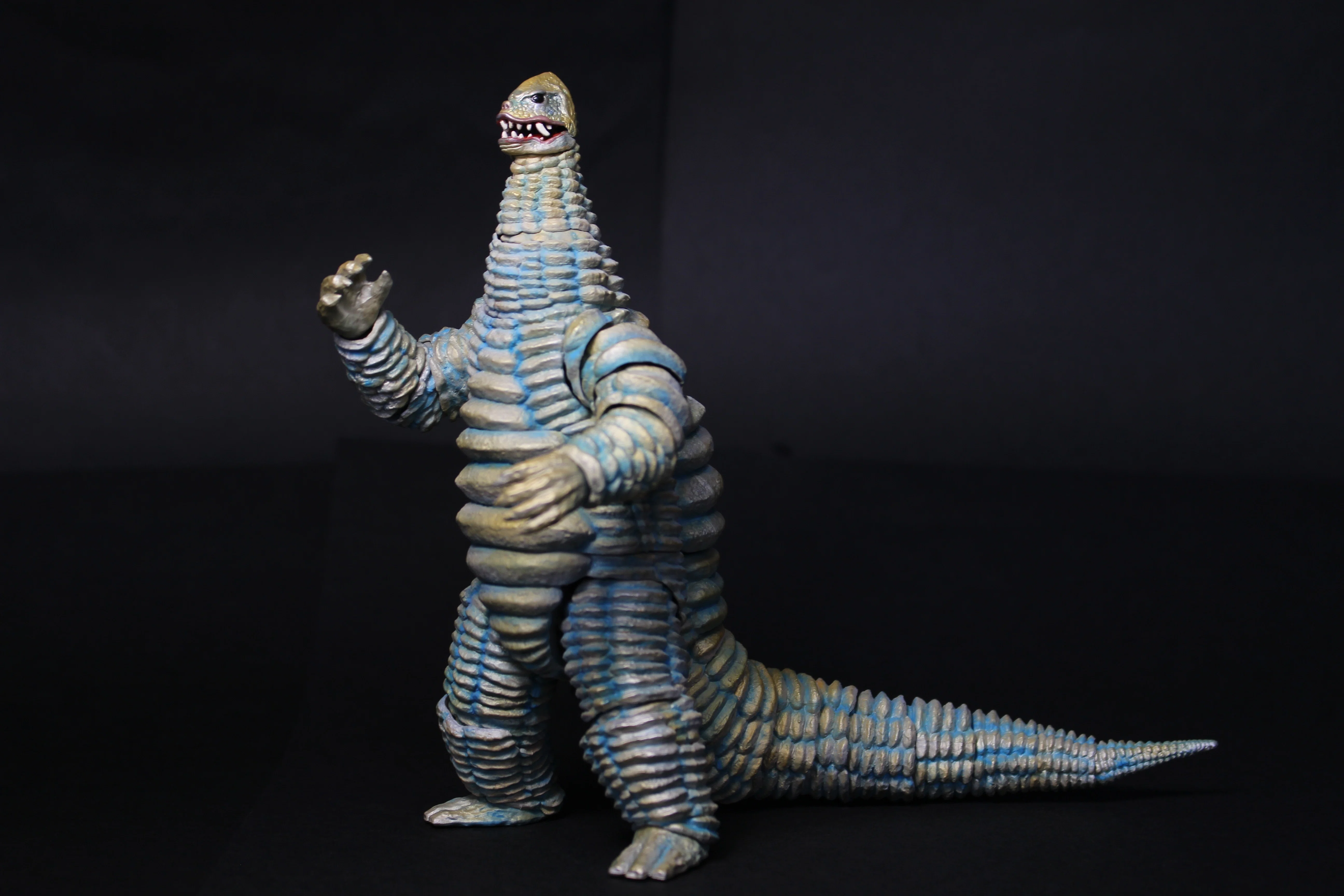 黄金の怪獣 レッドキング｜アシム@ガレージキット制作代行