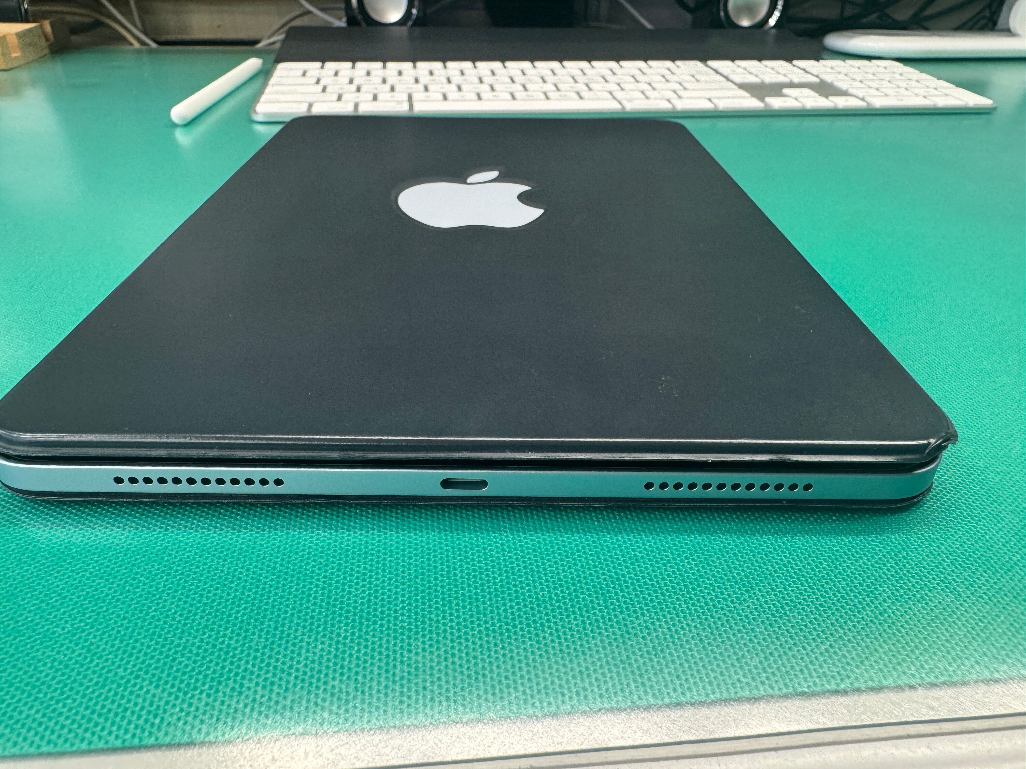 11インチ iPad Air (M2) でSmart Keyboard Folioが使える|penchi 11インチ iPad Air (M2) でSmart Keyboard Folioが使える|penchi
