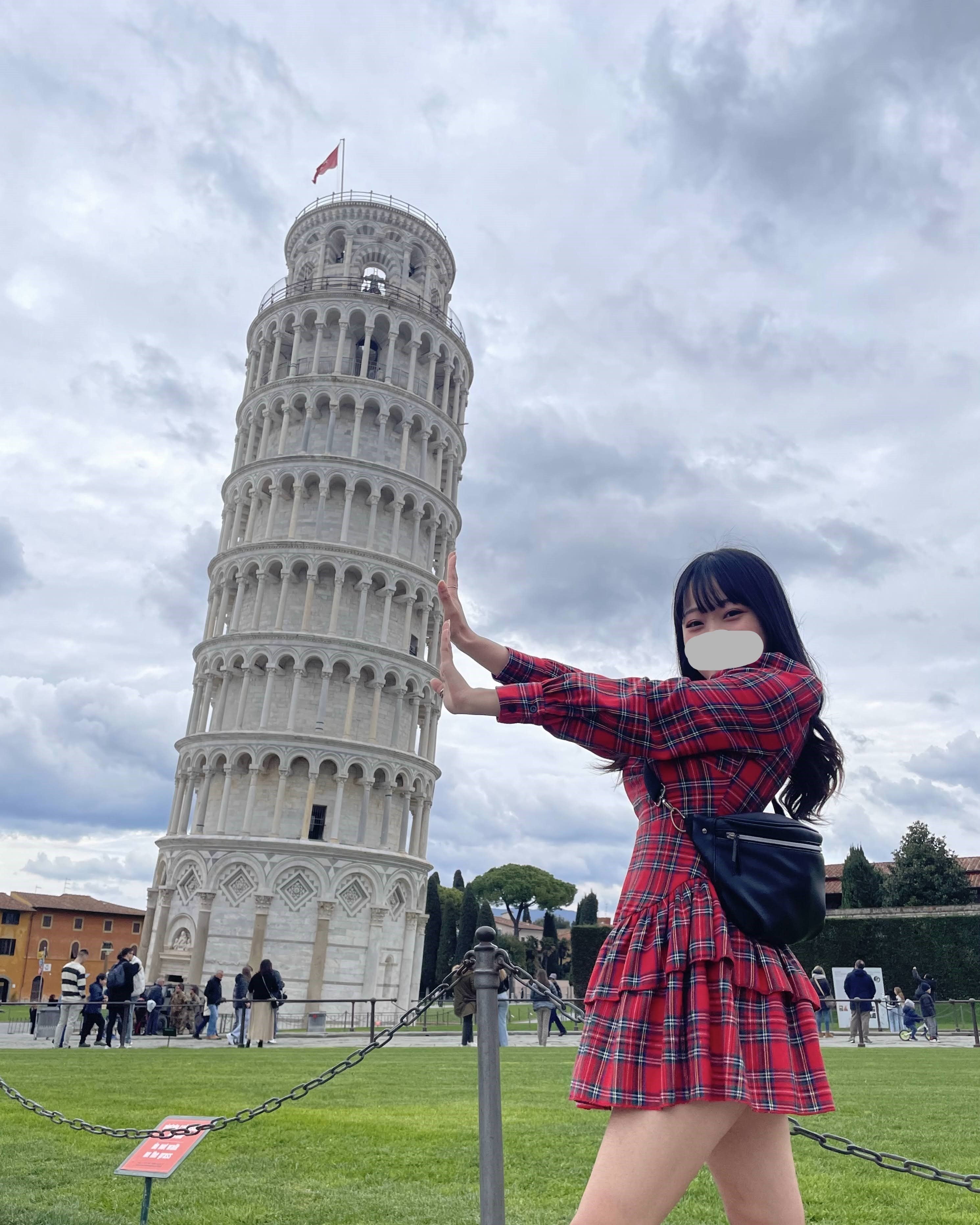 イタリア縦断旅】ピサの斜塔を支える夢、叶いました。|桜 イタリア縦断旅】ピサの斜塔を支える夢、叶いました。|桜