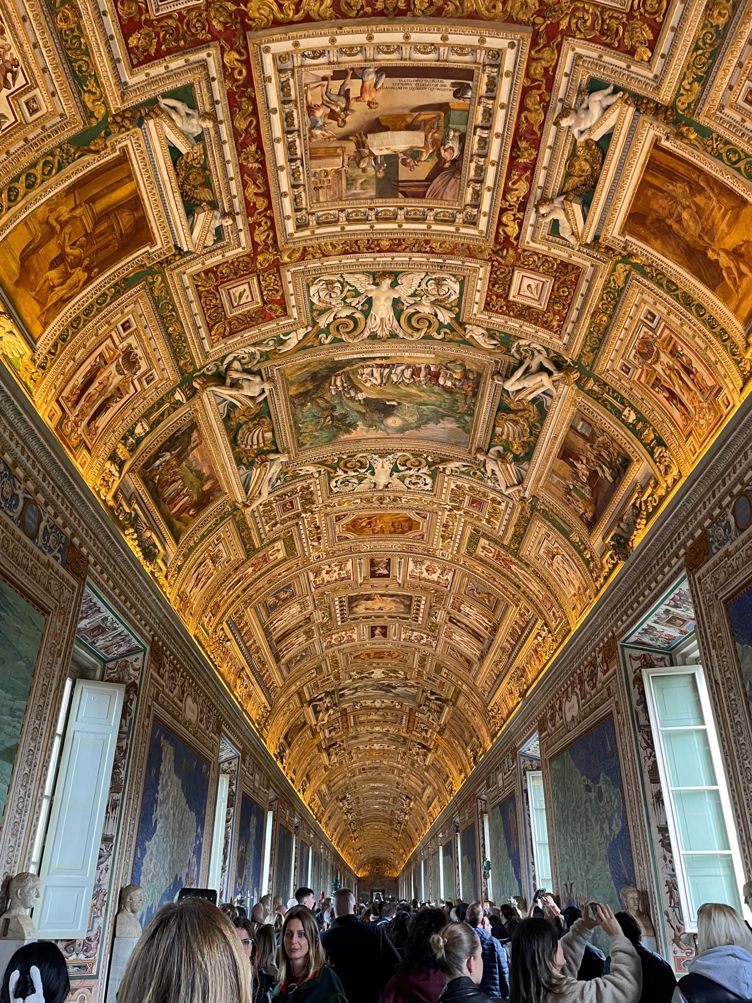 世界最小国家・バチカン市国へ、芸術と歴史を巡る旅。｜桜