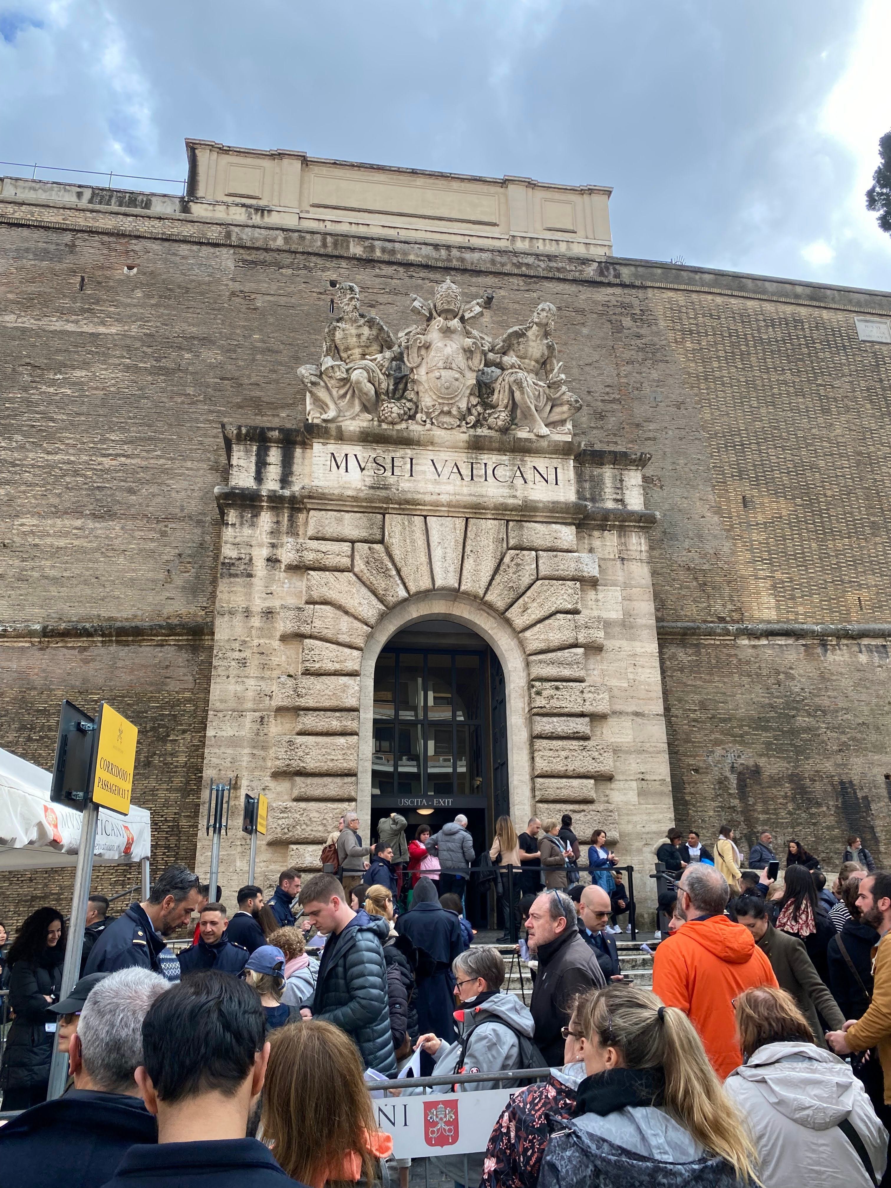 世界最小国家・バチカン市国へ、芸術と歴史を巡る旅。｜桜