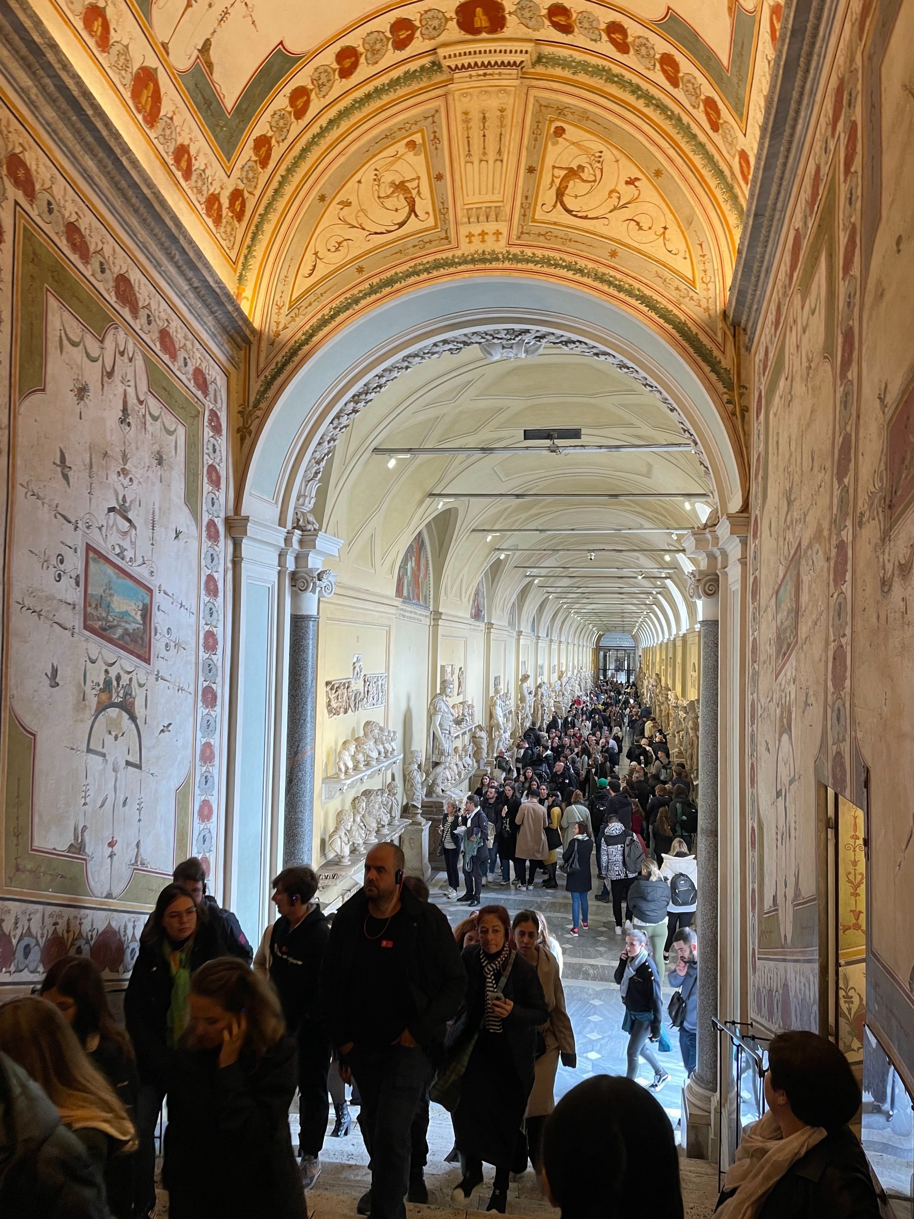 世界最小国家・バチカン市国へ、芸術と歴史を巡る旅。｜桜