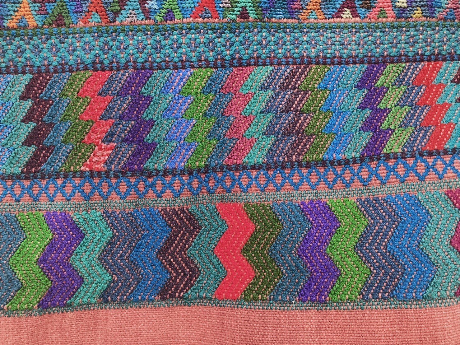 ウィピル”に魅せられて──グアテマラ マヤに伝わる民族衣装｜BL出版