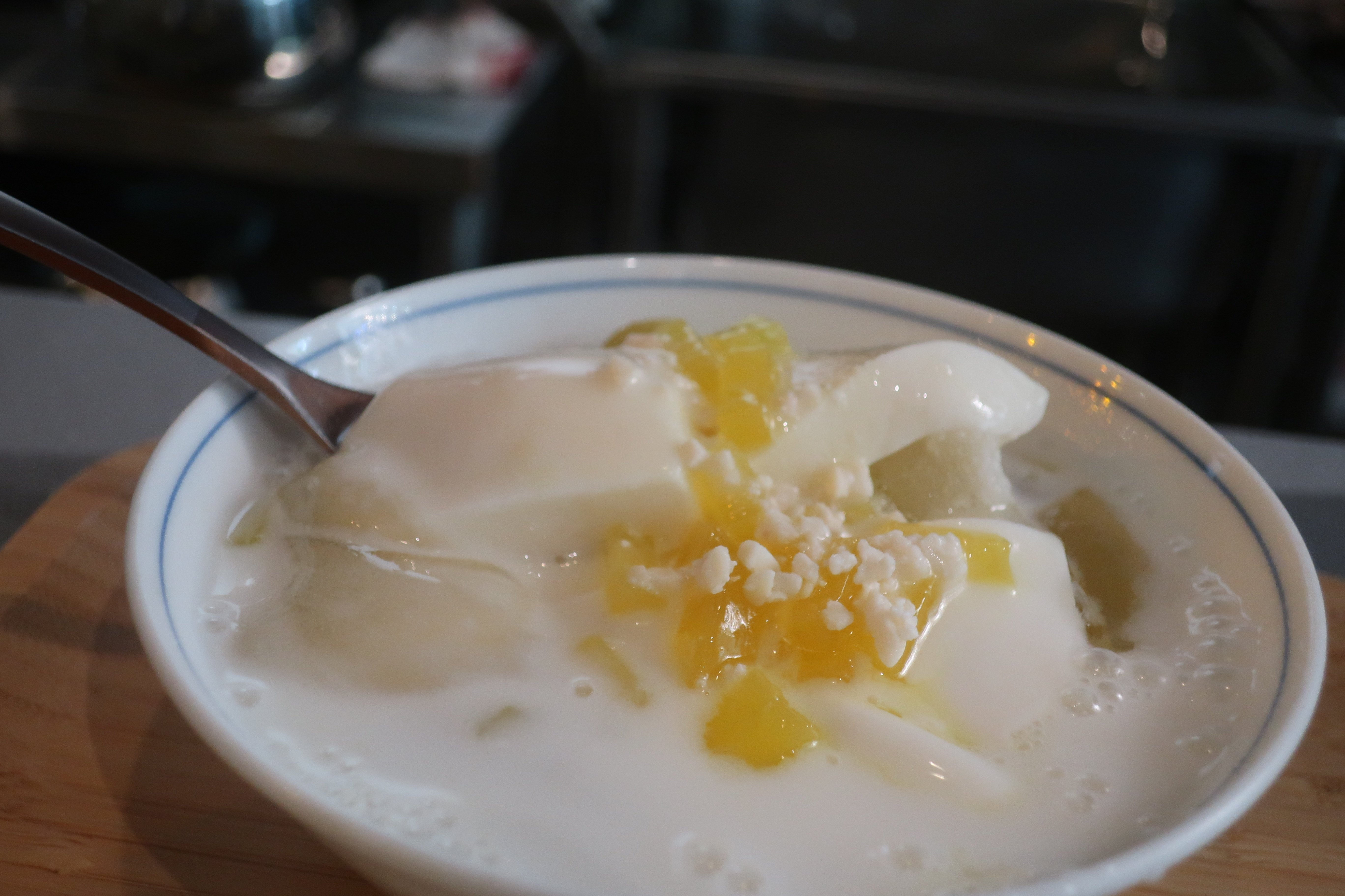 台北で楽しむ伝統的な甘味：豆花とその歴史｜ジョエルフクザワ/ライター