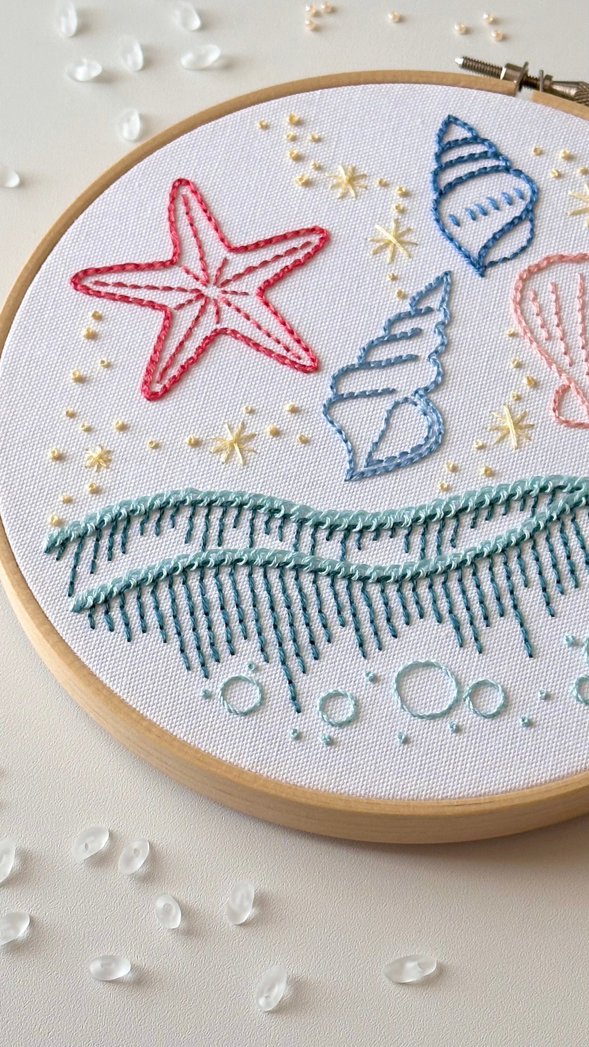 How to】刺繍で波を表現する。ボタンホールステッチの活用例。｜はな