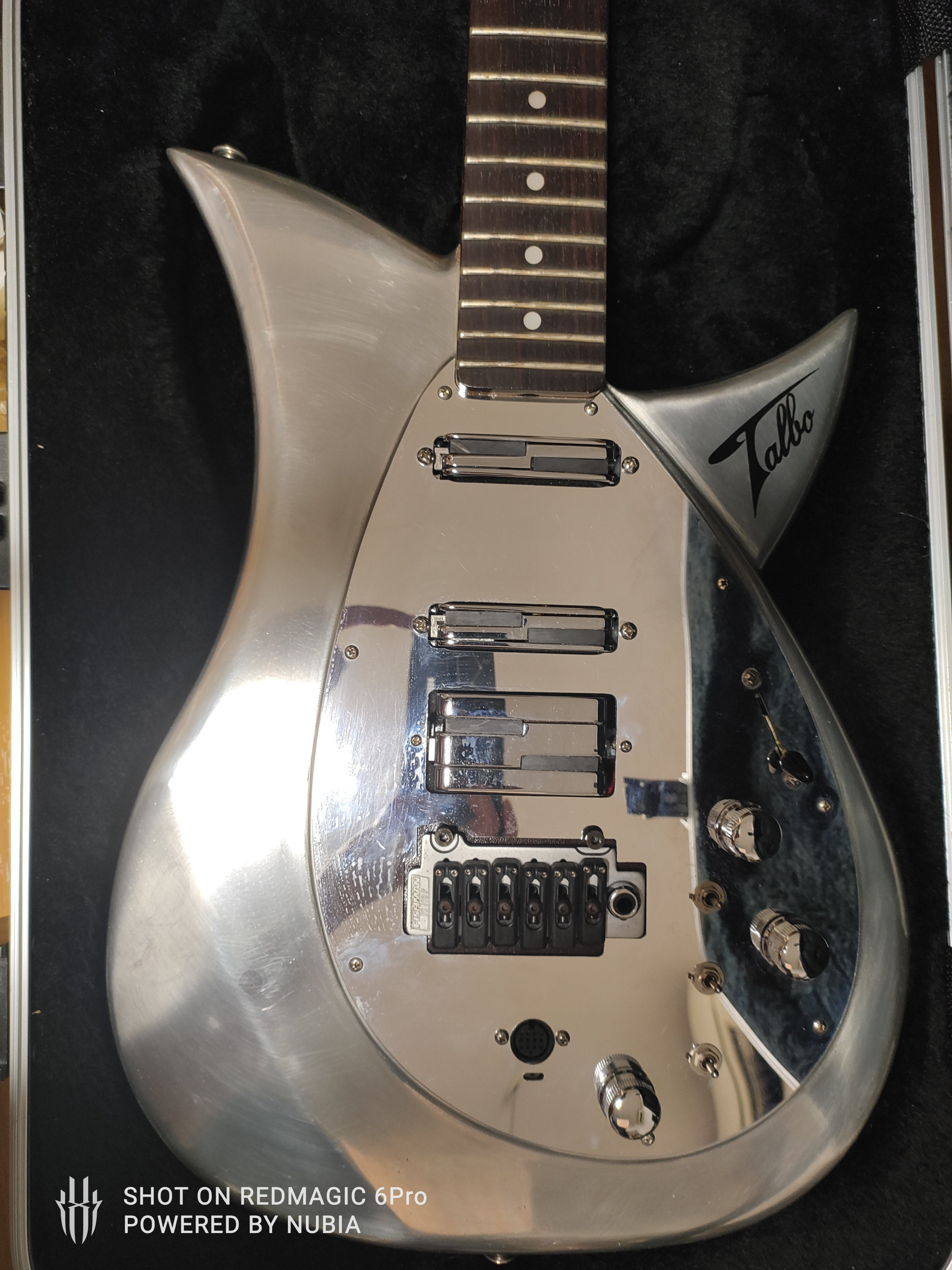 うちのエレキギター｜mirage