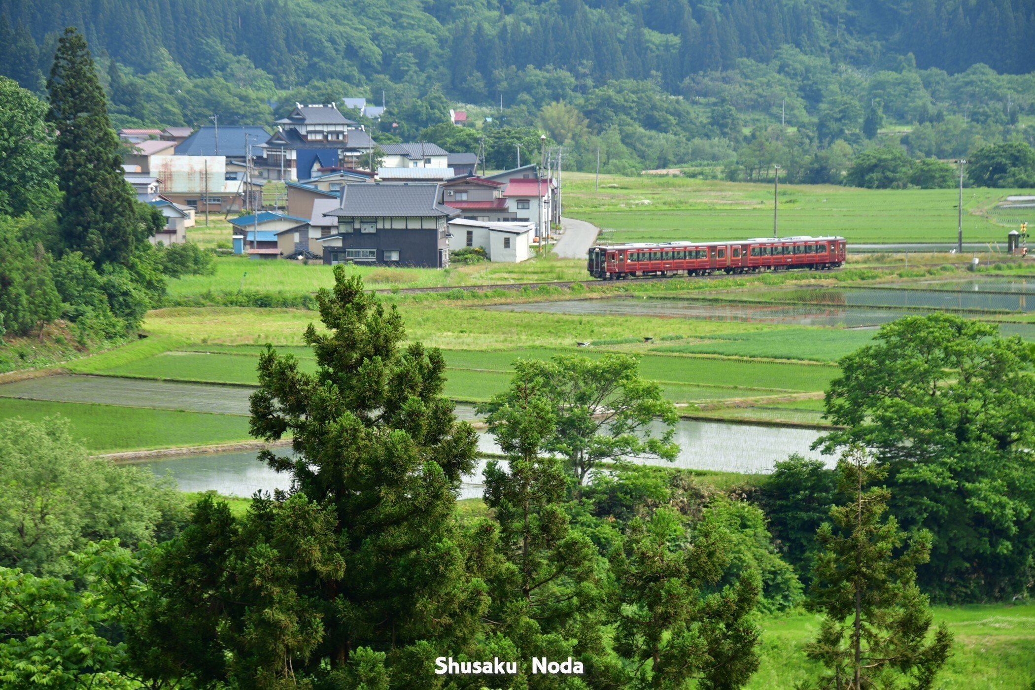 新緑の絶景鉄道写真集｜野田周作