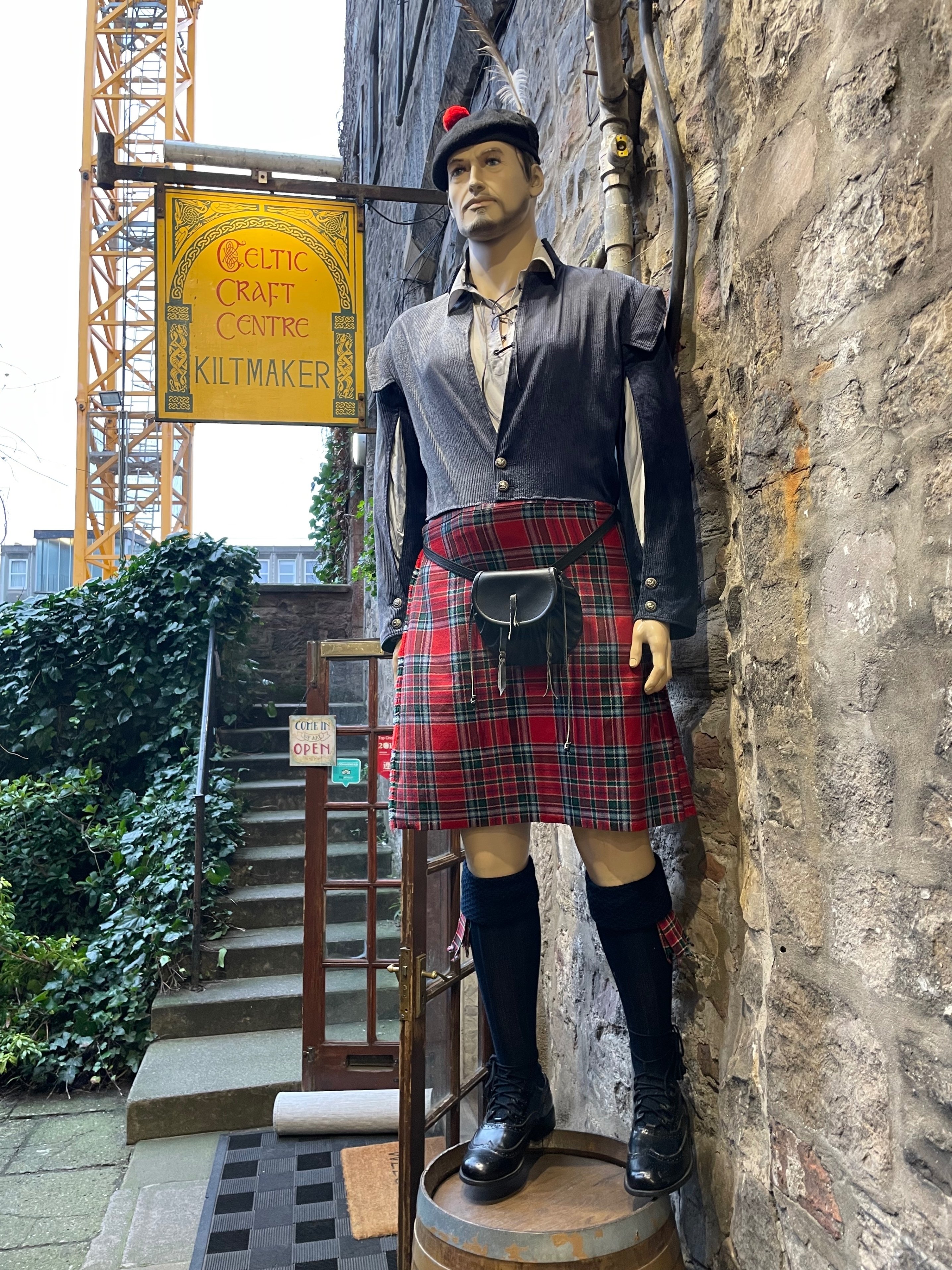 スコットランド】キルトを追い求めたらタータンの沼にハマった話｜いけ