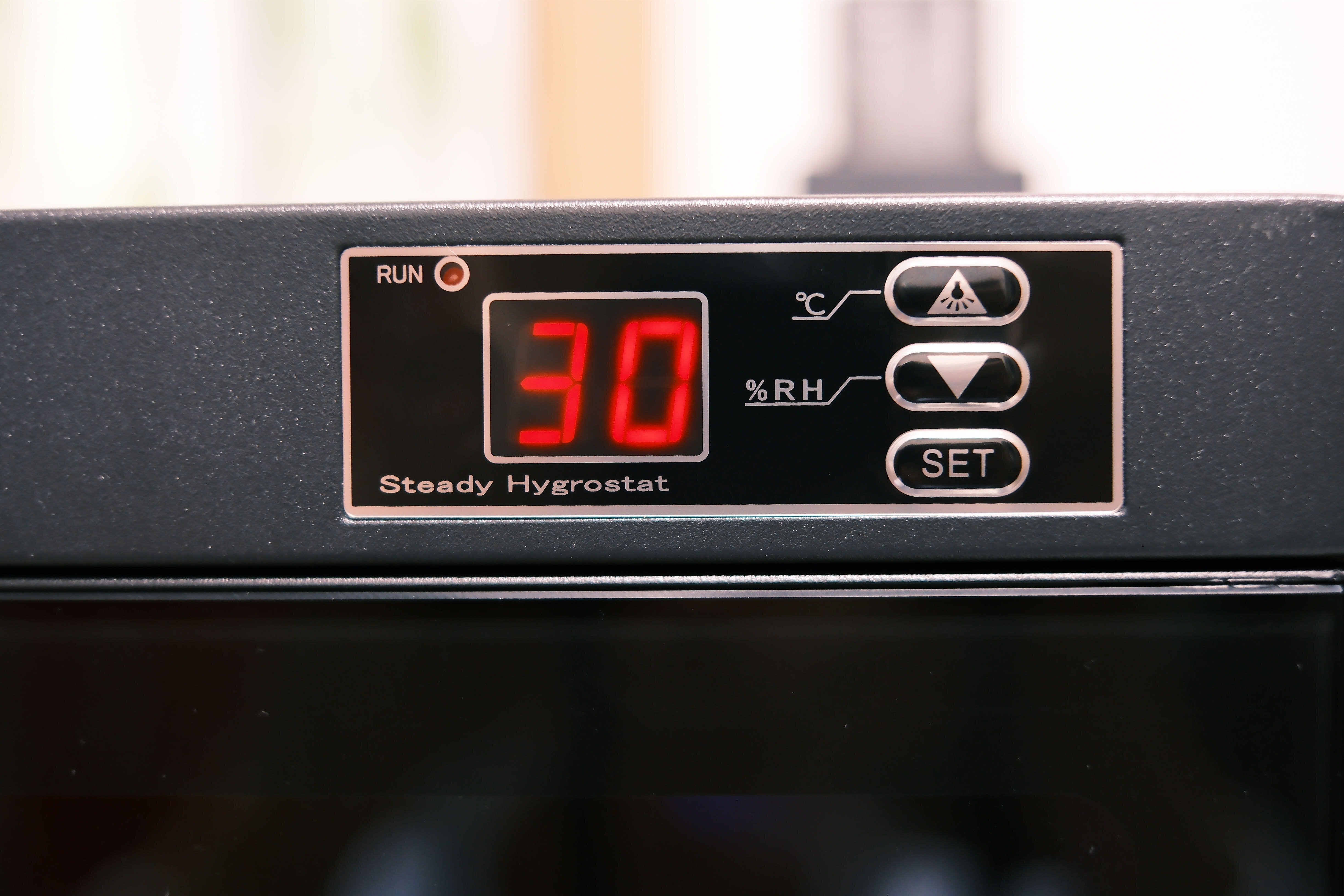 HOKUTO 防湿庫 HP-38EXレビューちょっと欠点あるけど安いから