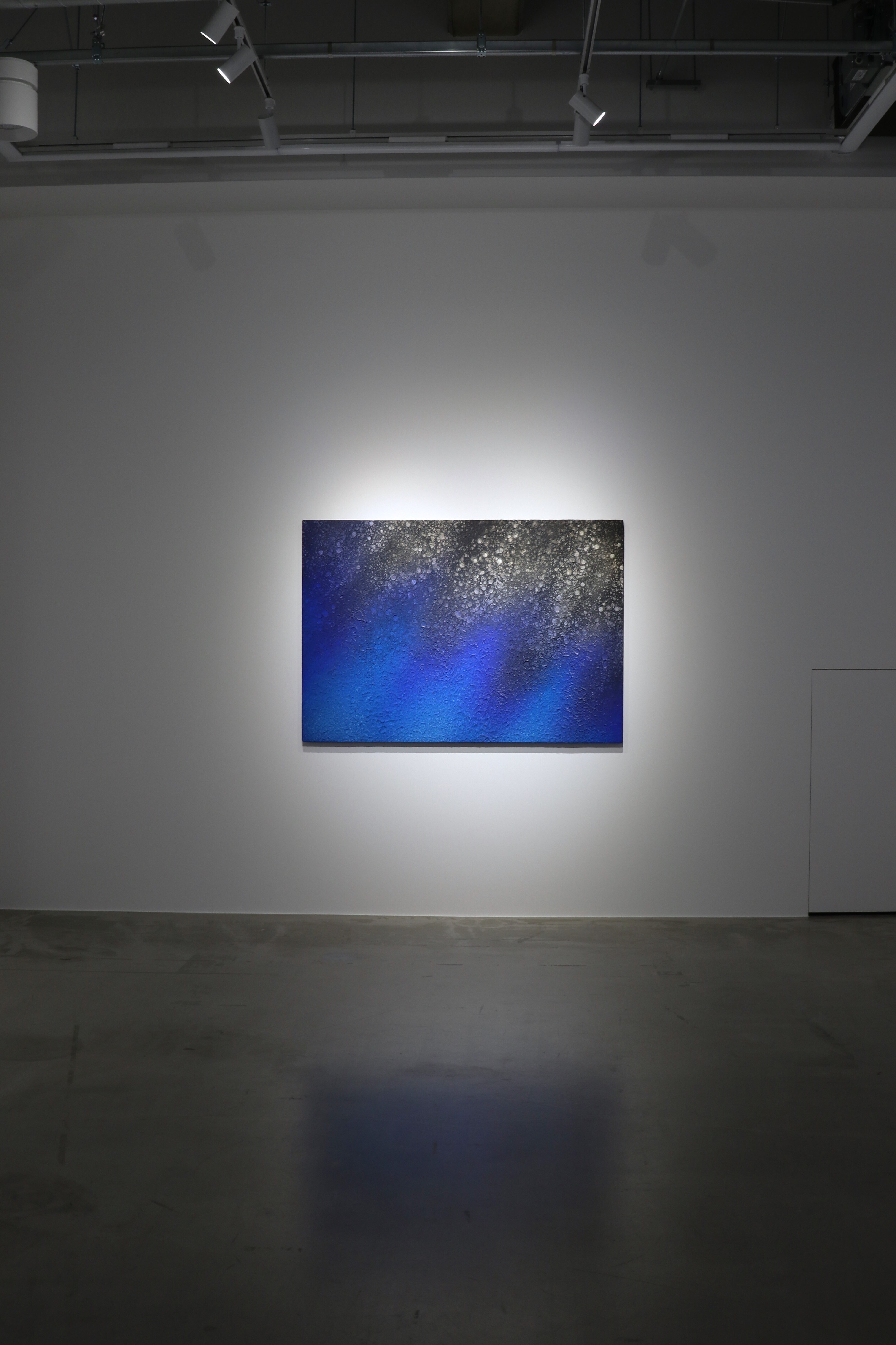 深い青色,画面から広がる宇宙 -伊藤咲穂[BEGINNING of WORSHIP ‒ First