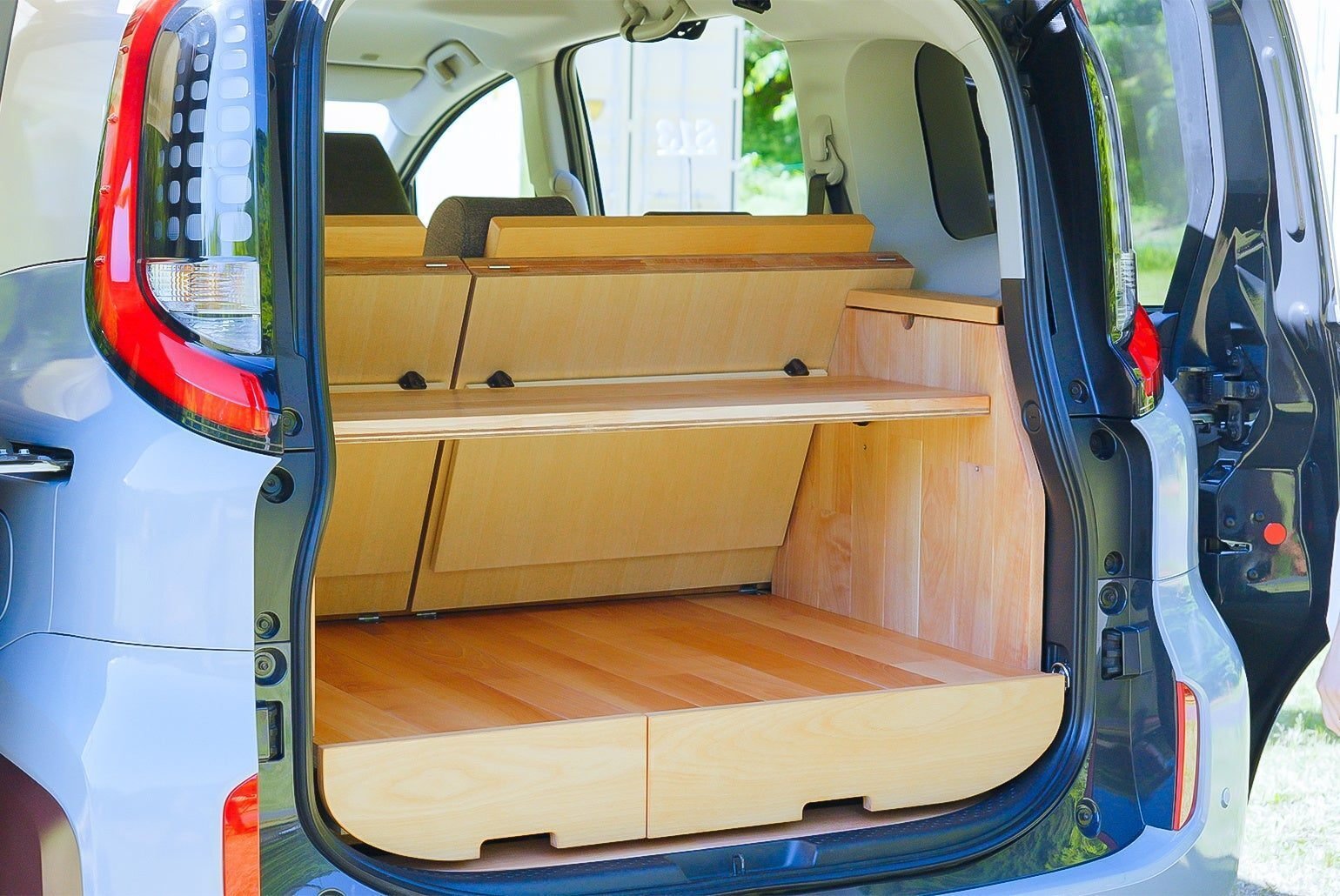 トヨタ・シエンタ対応 車中泊キット」VANLIFE ROOMKITの発売開始
