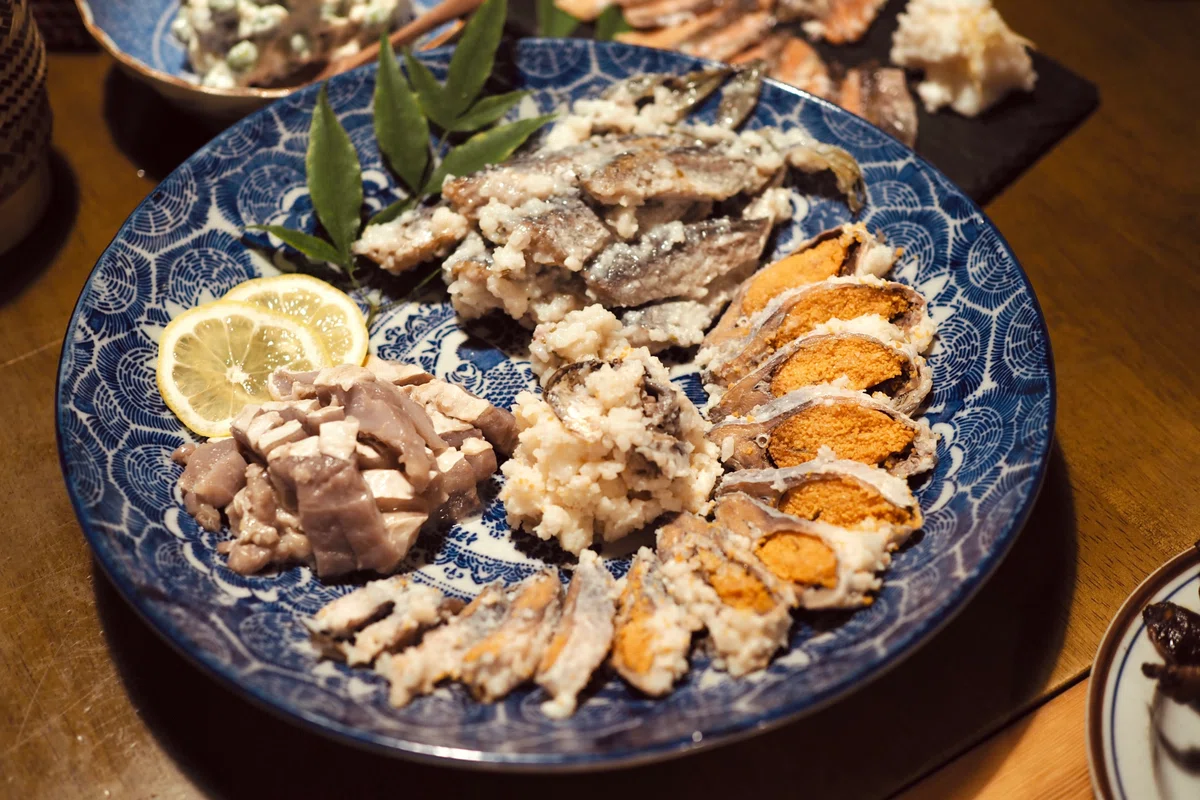 ふなずし、肉の熟鮓、RTA熟鮓…！？寿司のルーツを辿る数千年の味覚旅行。｜真野遥｜発酵室 よはく