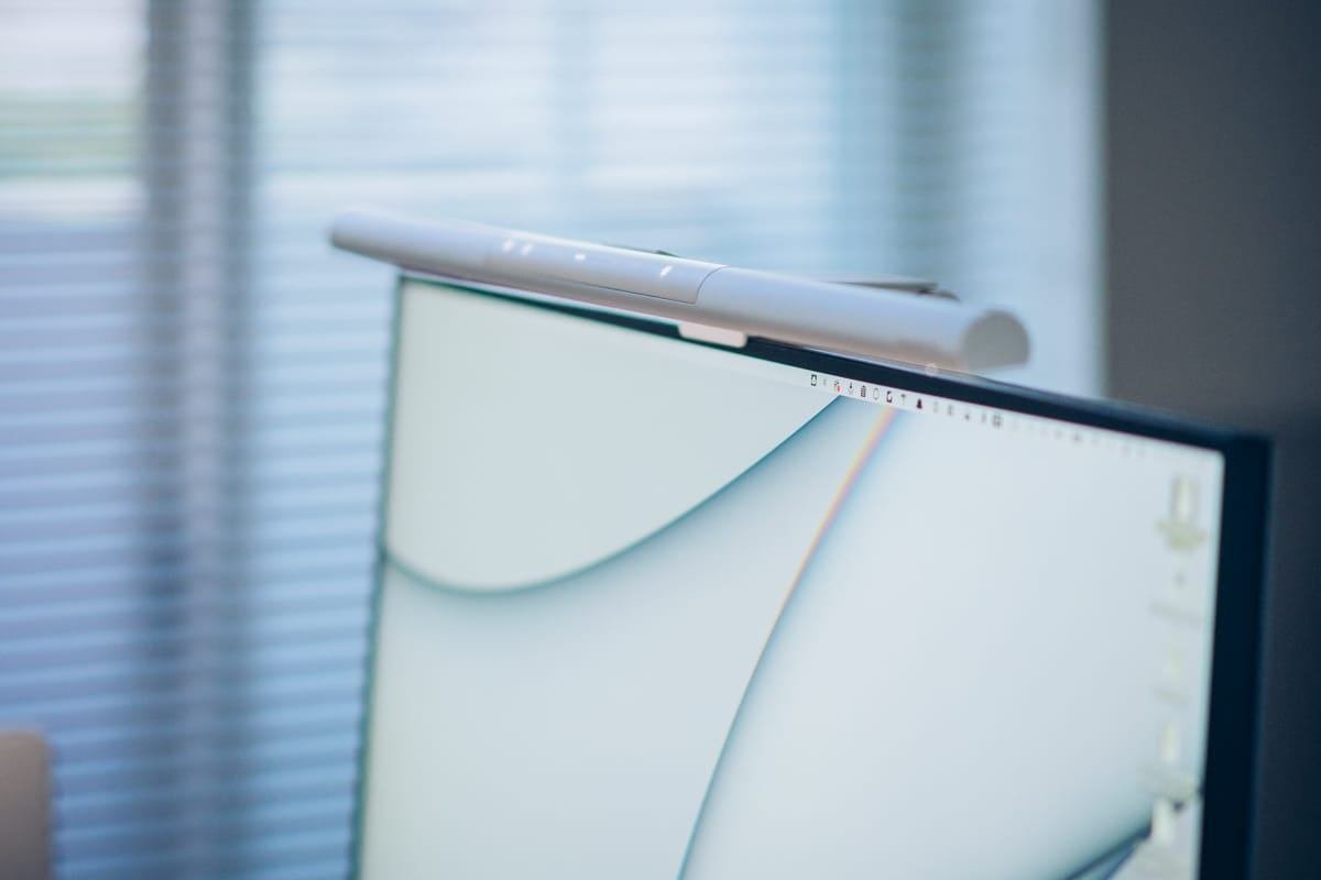 【美品】BenQ ScreenBar Pro 楽天市場】【BenQ公式店】BenQ ScreenBar Pro スクリーンバーモニター