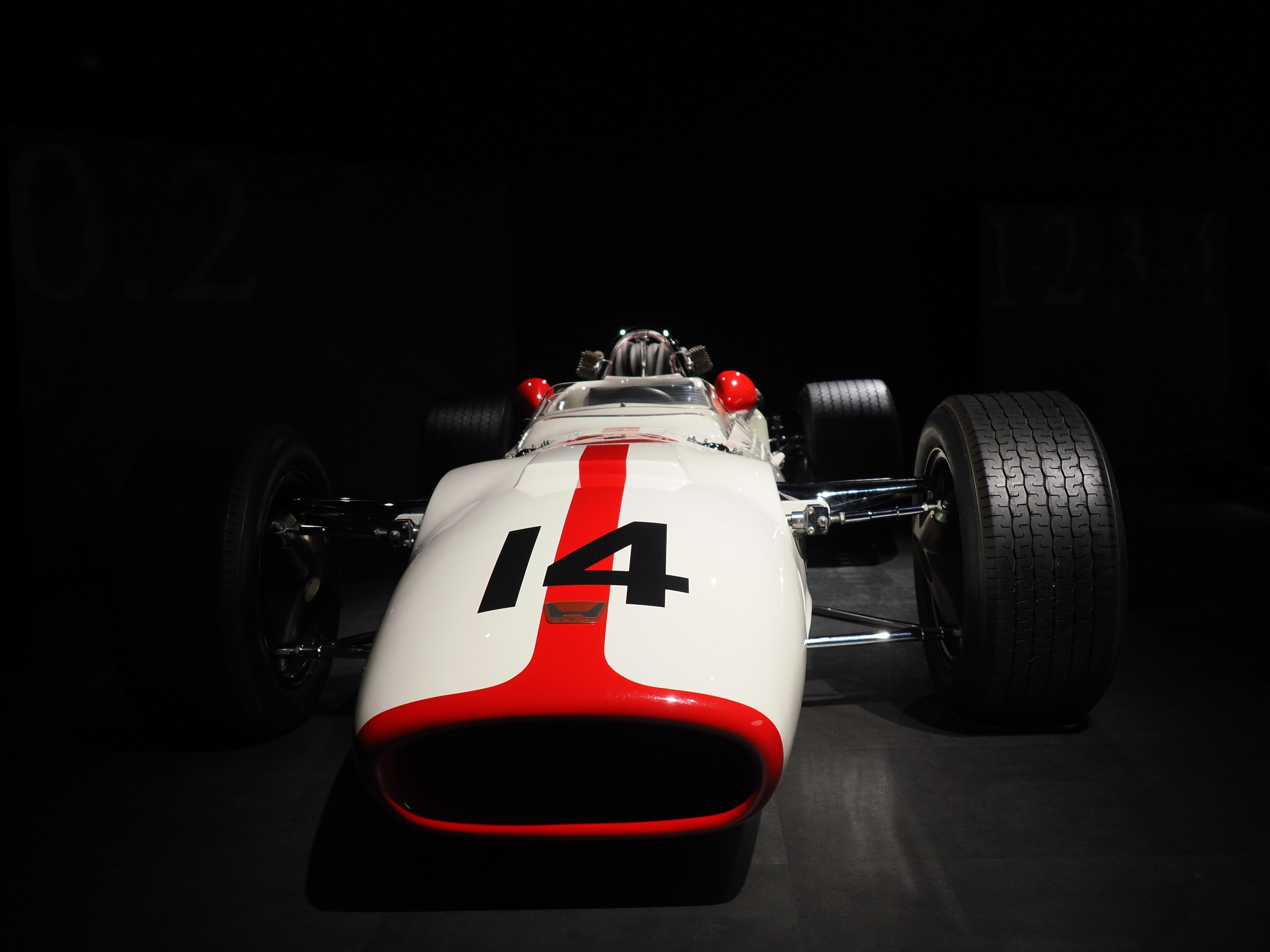 鈴鹿サーキット 2011 F1日本GP 5807分の1サポーター ピンバッジ