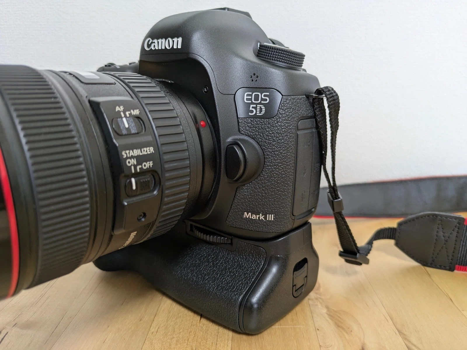 Canon 5DMark2、24-105レンズ、バッテリーグリップセット Canon 5DMark2、24-105レンズ、バッテリーグリップセット