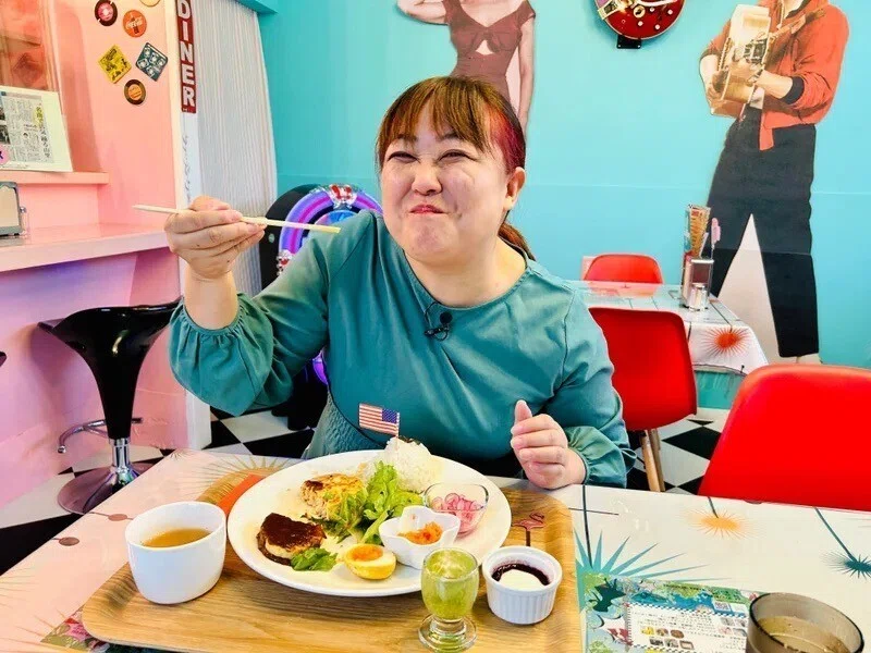 オールディーズカフェ ハニーディップ は、本日で1周年を迎えることが 