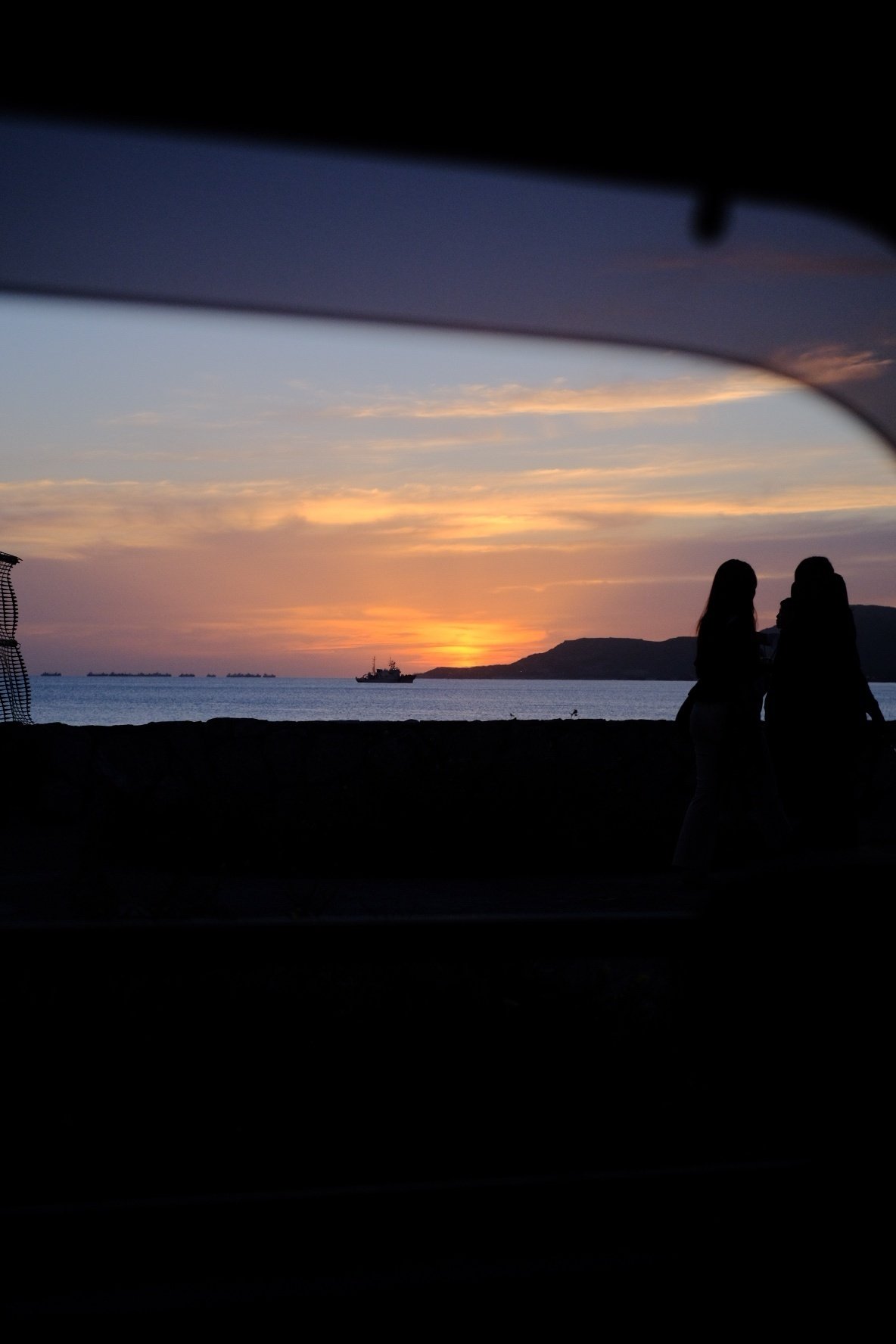 意外にも、たまにしか見れない沖縄の夕日🌅。これを見るだけで
