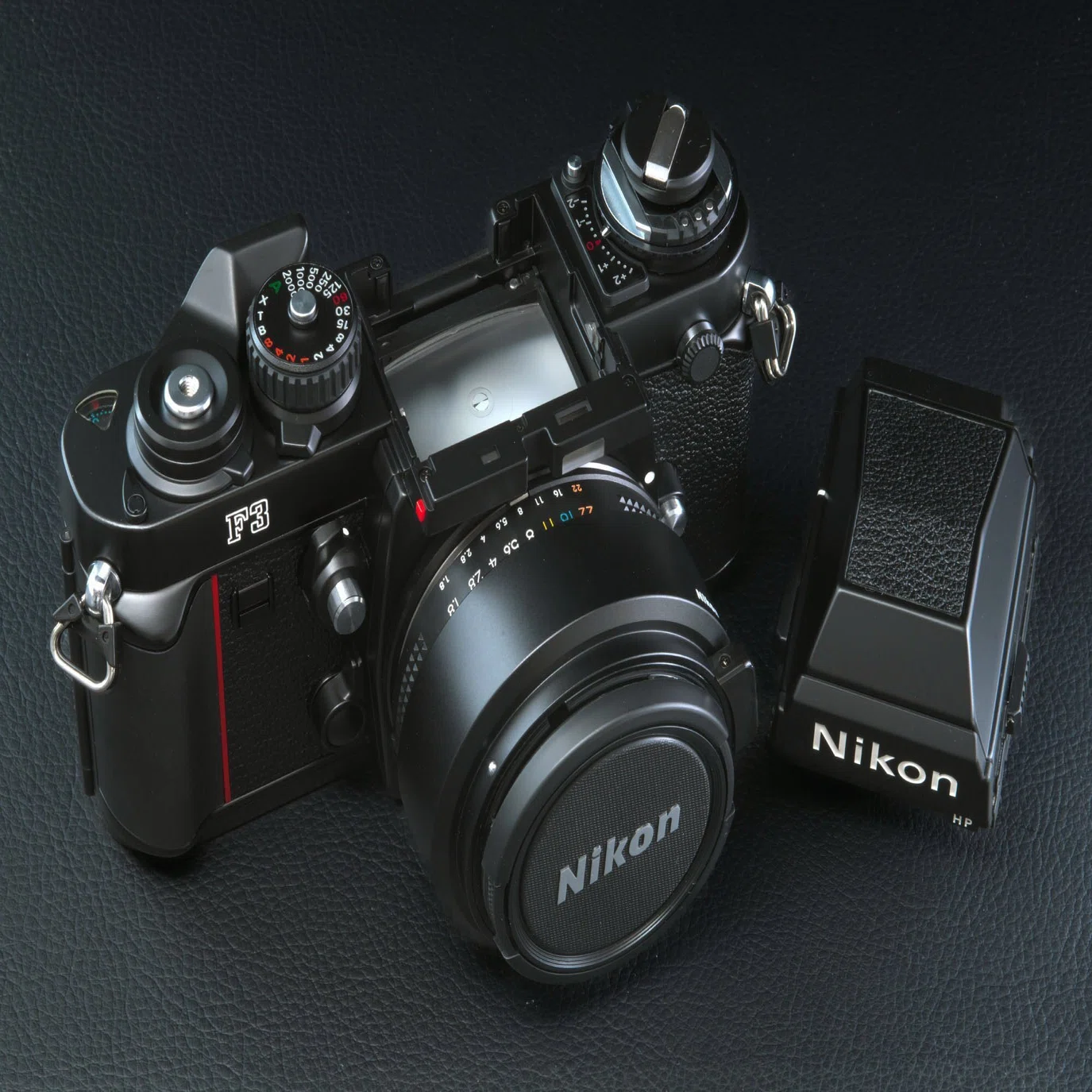 一眼レフの到達点「Nikon F3」｜フユキ／西川冬旗