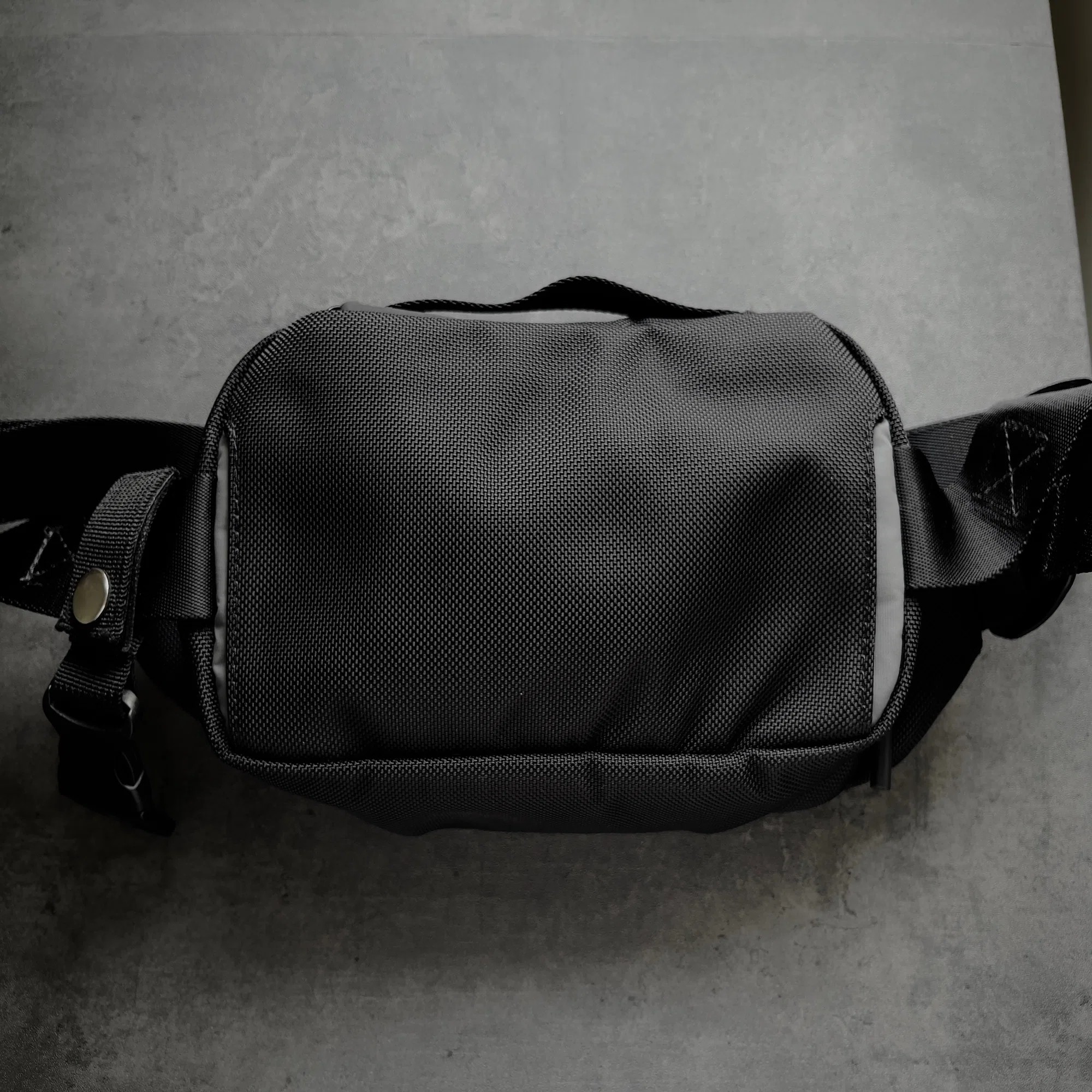 おすすめのスリングバッグ Aer City Sling 2｜Shu / ND18 - Apple, Gadget