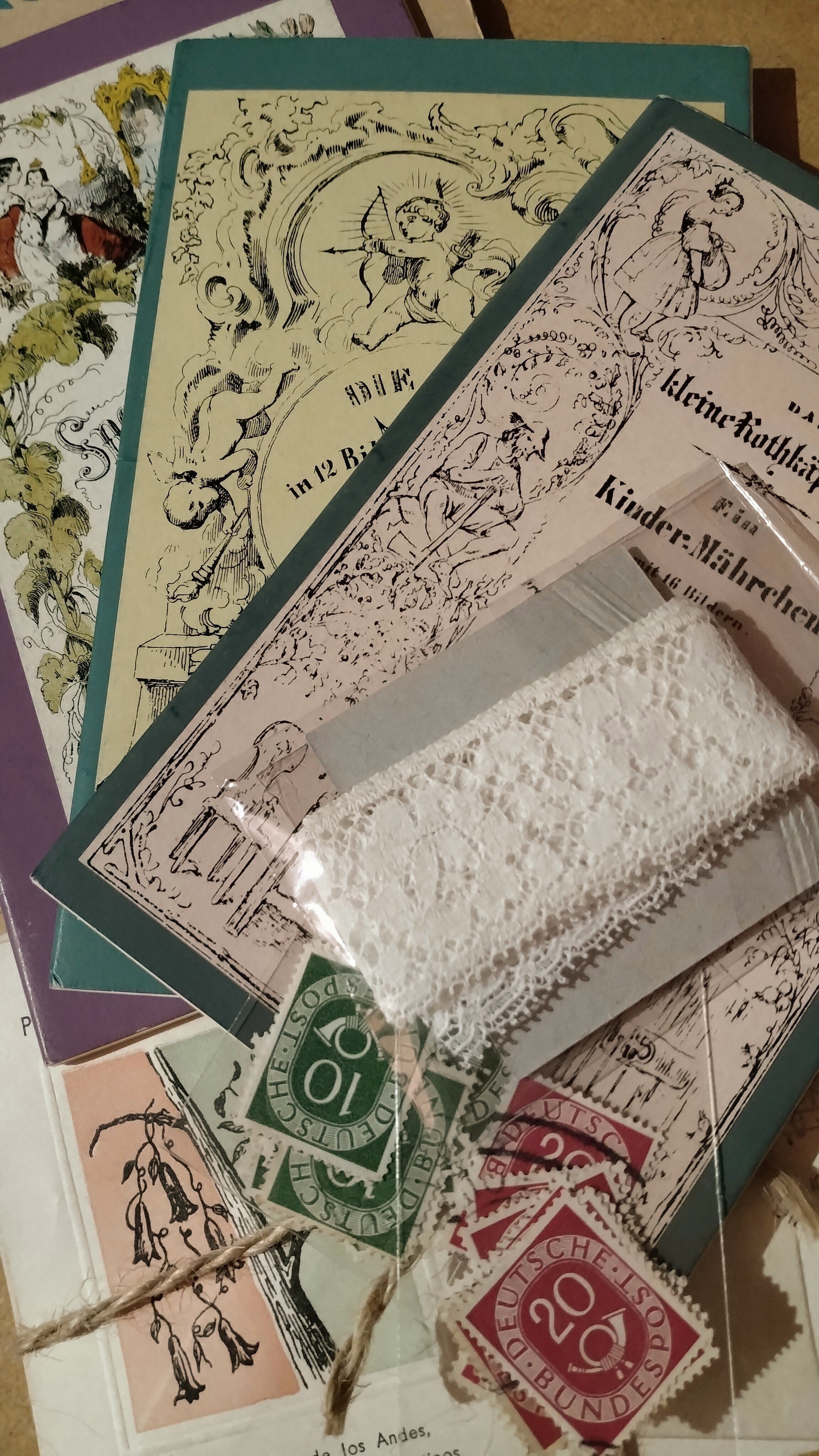 フランスの蚤の市で買ったアルバム パリはほしいモノにあふれてる/ 蚤の市でみつけたアンティーク