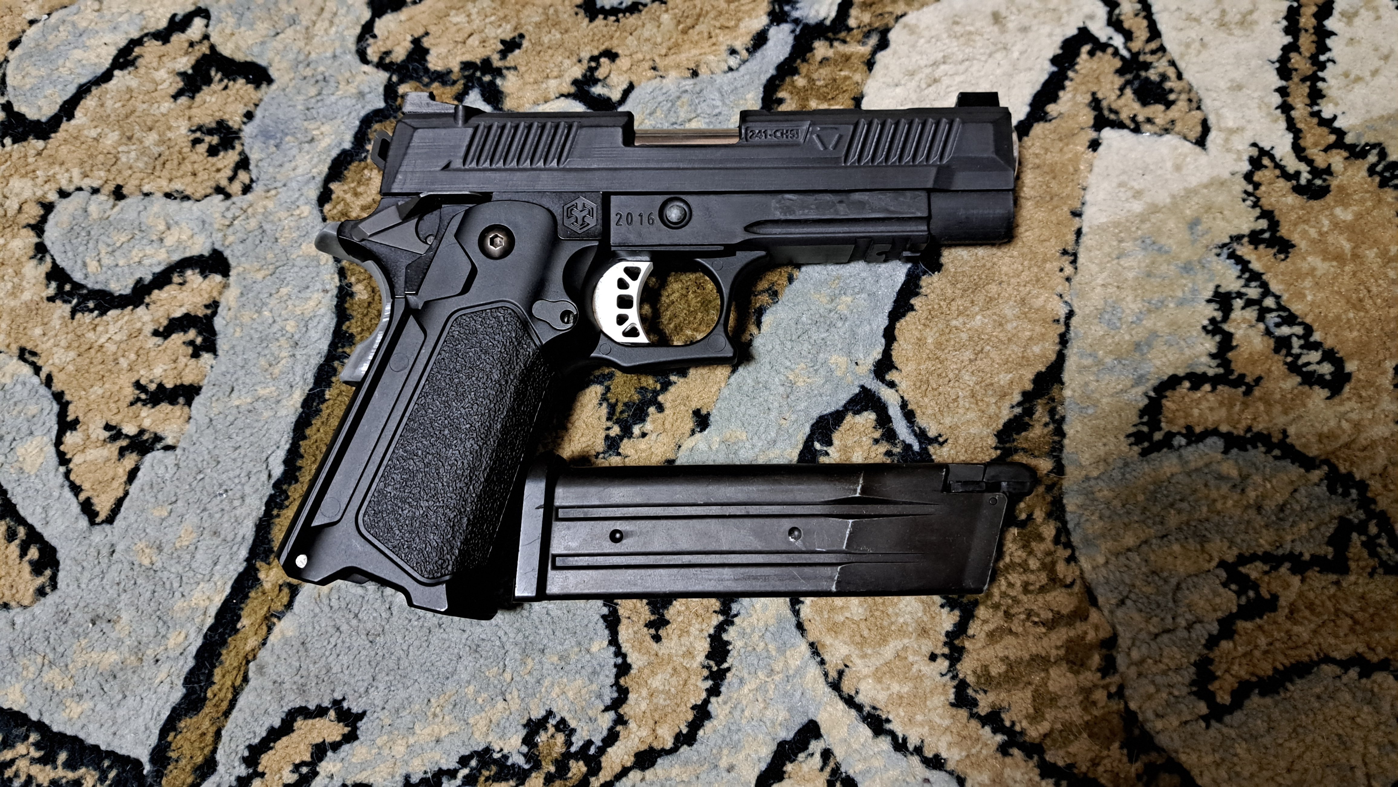 ハイキャパカスタム ハイキャパ カスタム作例 究極のハイキャパ VS 至高のハイキャパ