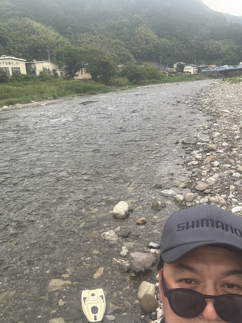 今年初の鮎釣りは静岡県興津川へ。片道2時間半はきつい。