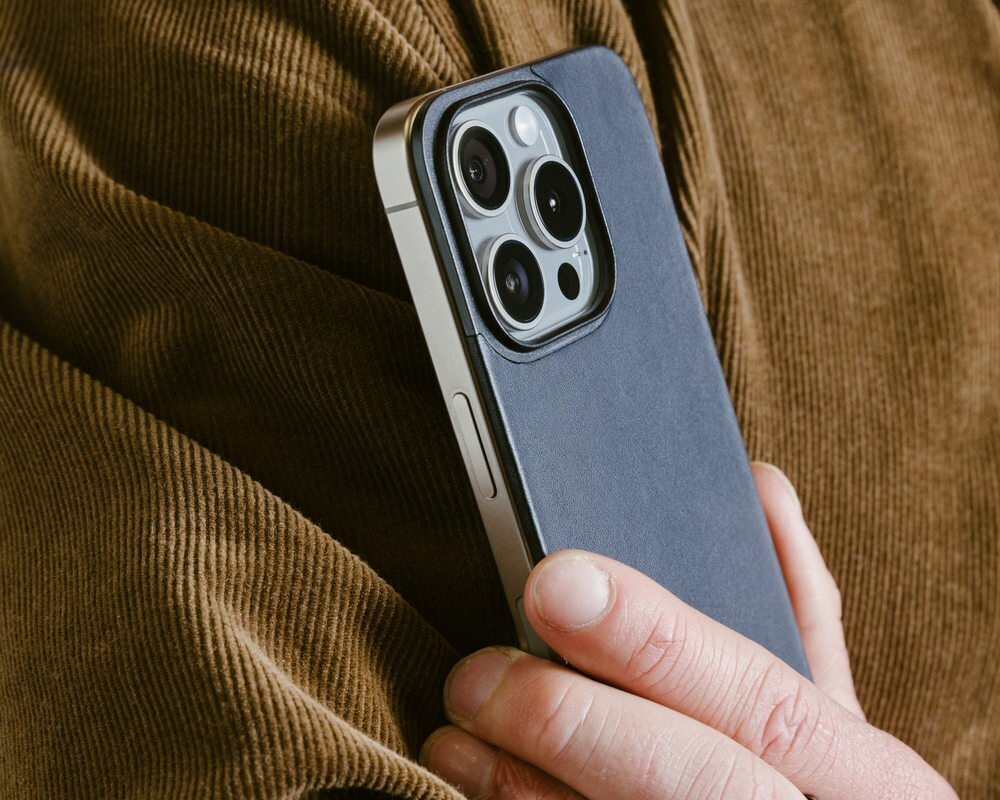 Nomad Magnetic Leather Back|スマホケースショップ Nomad Magnetic Leather Back|スマホケースショップ