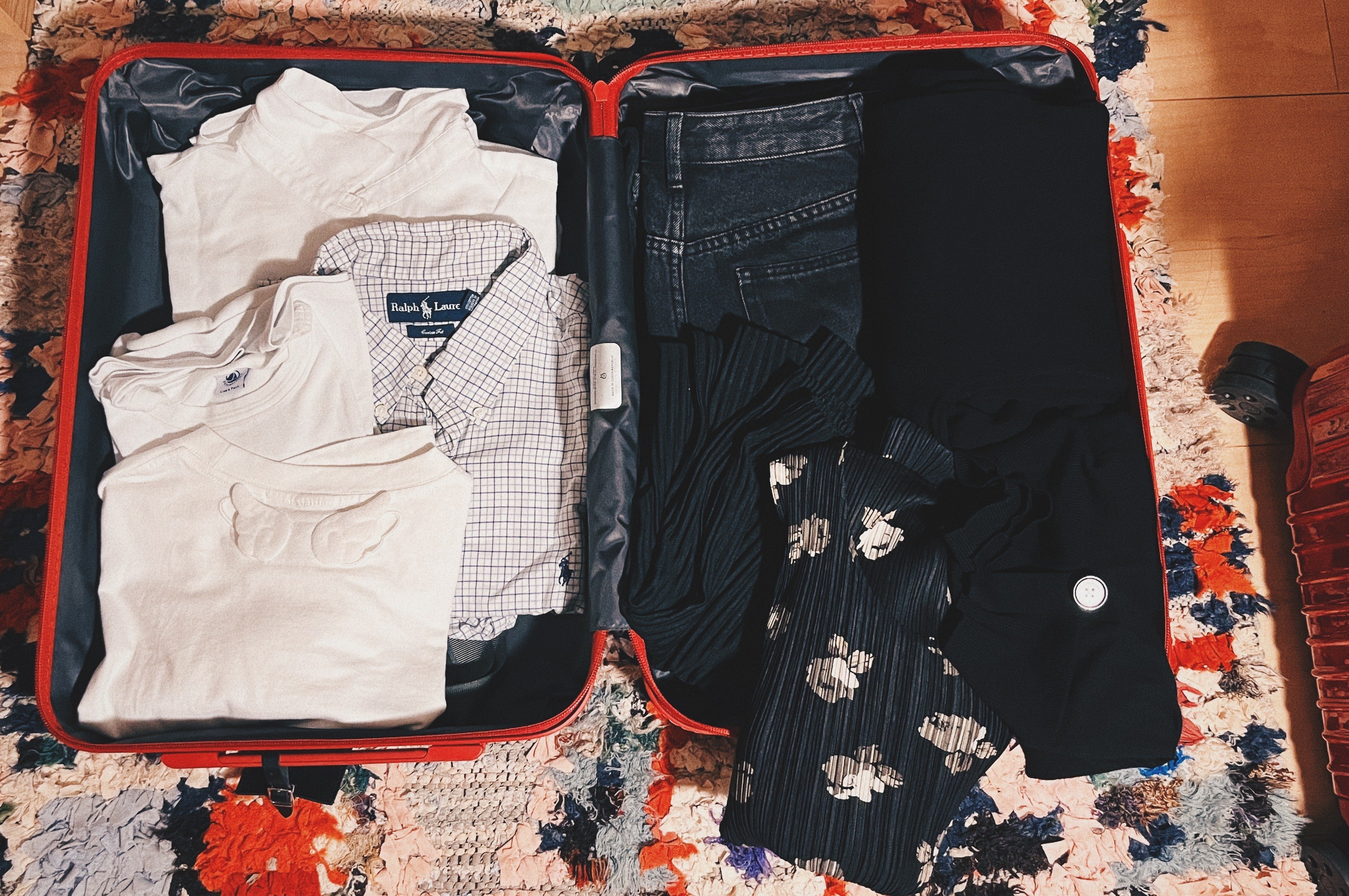 海外旅行の際に一度使っただけです。 即購入は気づけない時があるのでご連絡ください 海外旅行の際に一度使っただけです。 即購入は気づけない時があるので