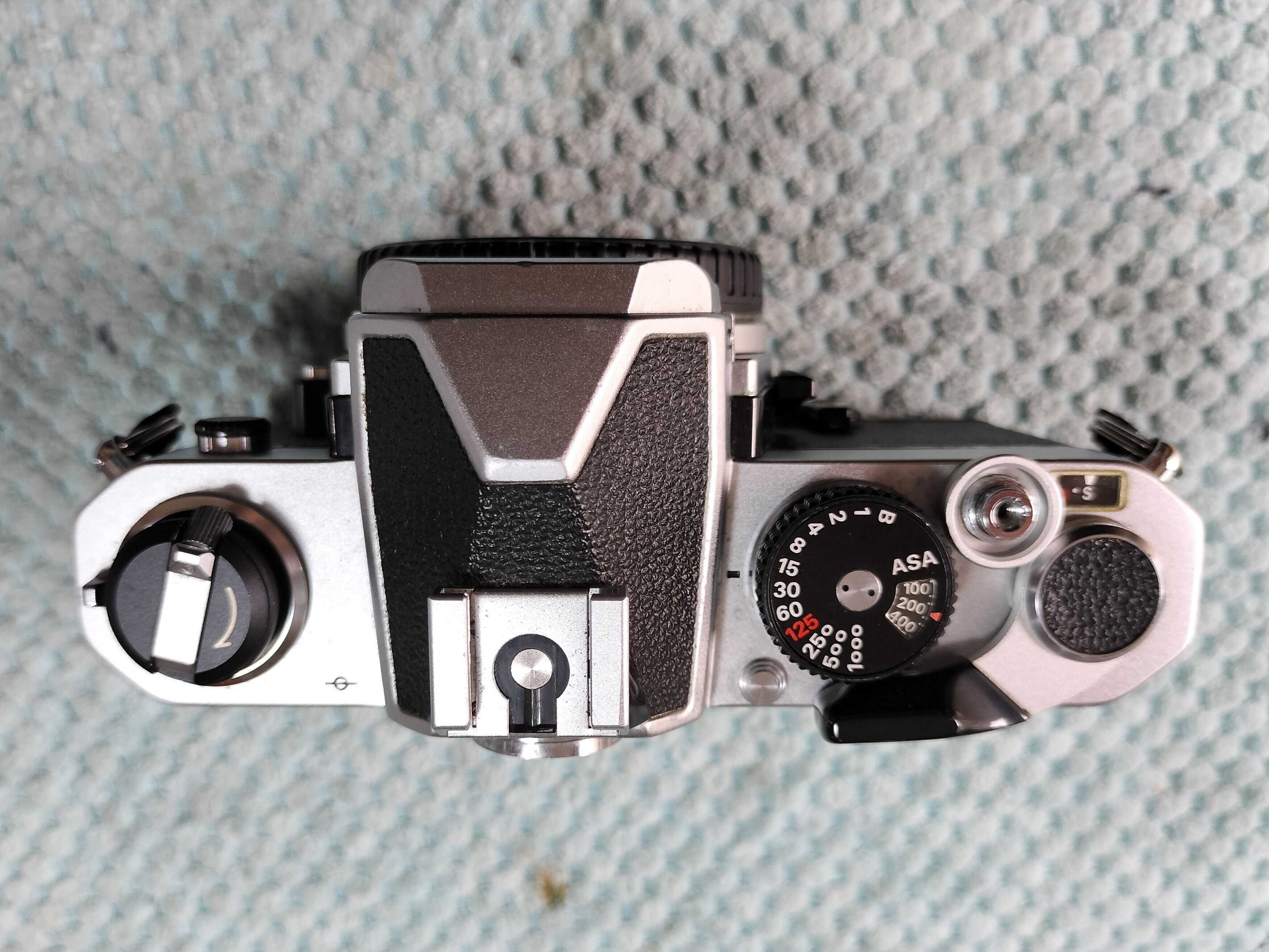 NIKON FM フィルムカメラ 露出計作動 タイマー動作不良 ニコンFMのカメラ修理 | 店主のブログ