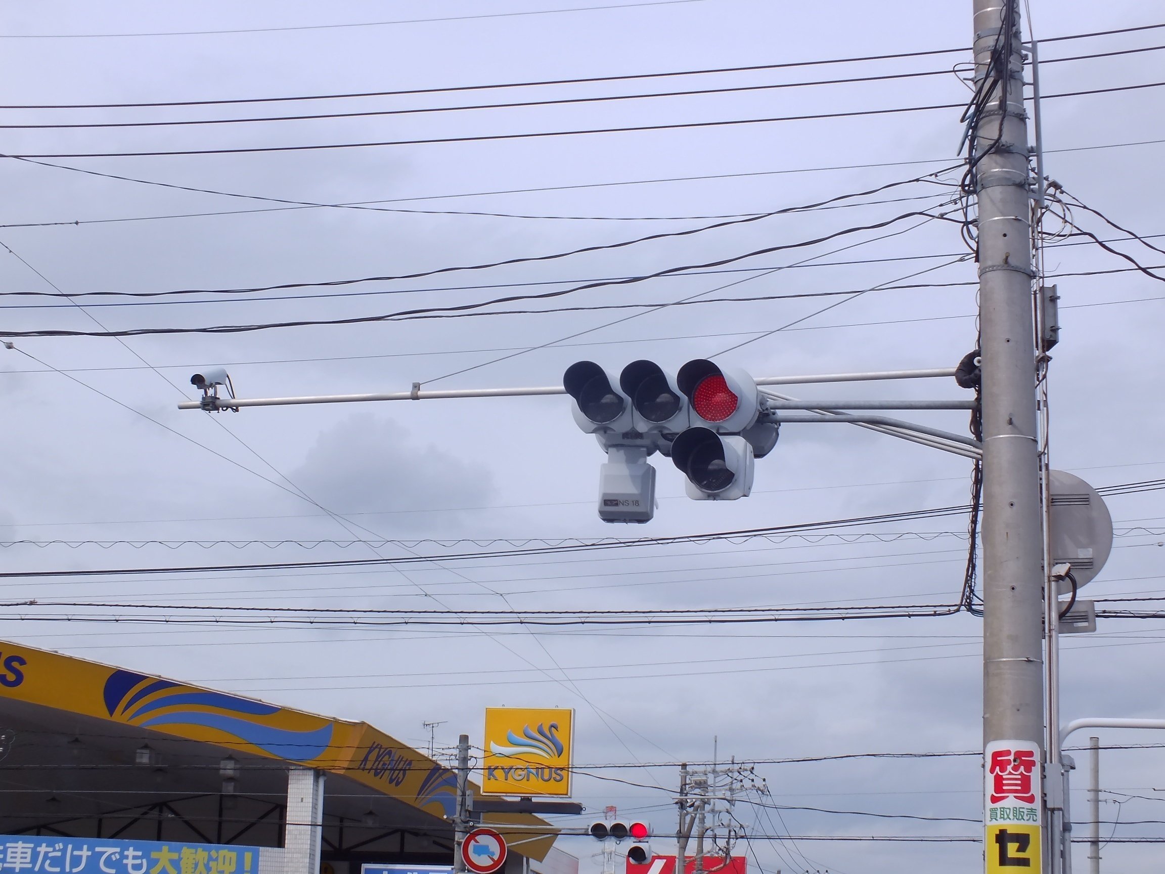 上尾-19】上尾市上にある日信厚型LEDとエラー銘板の小糸A型LED深