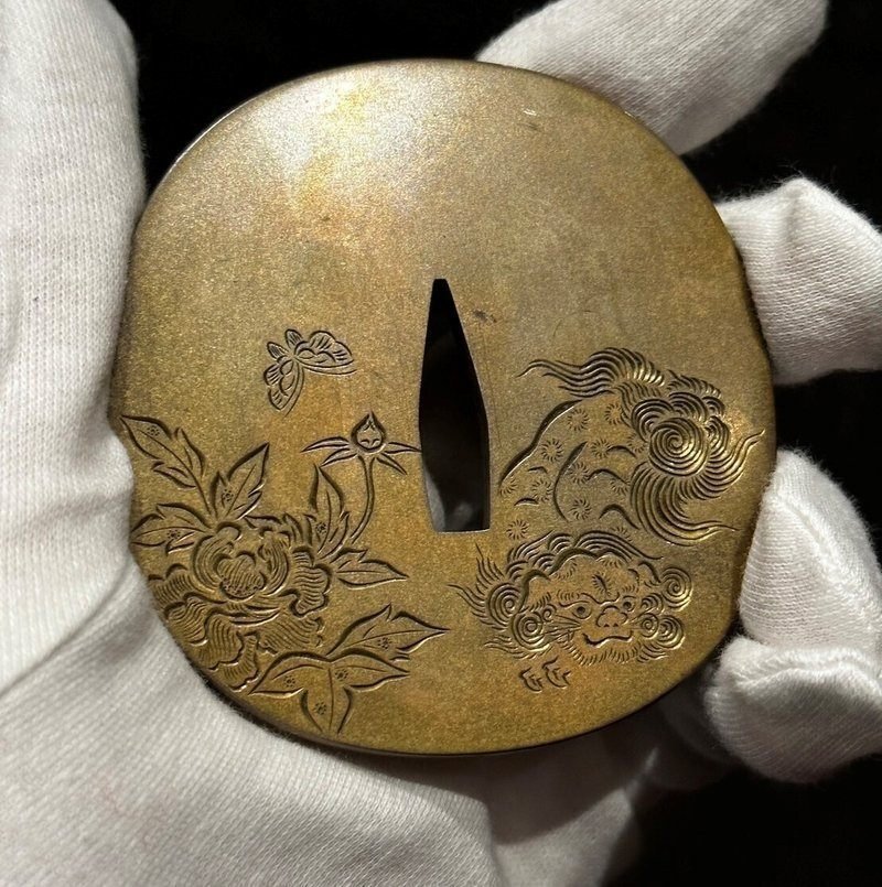 成木鐔㉑ 四分一地の牡丹獅子図大小鐔｜刀箱師の日本刀ブログ