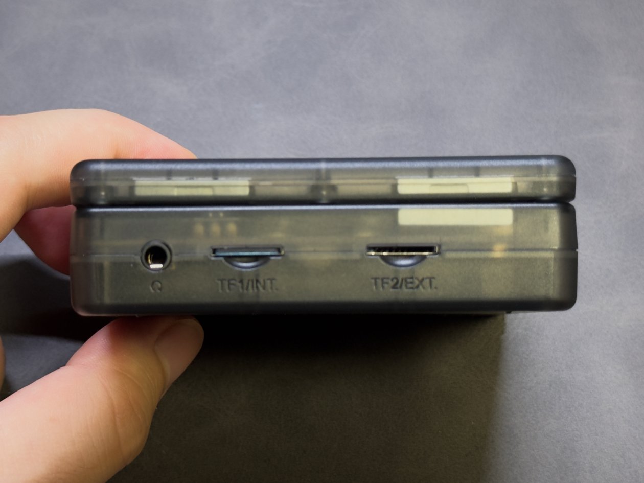 GBASPそっくりな中華エミュ機『ANBERNIC RG35XXSP』購入してみた