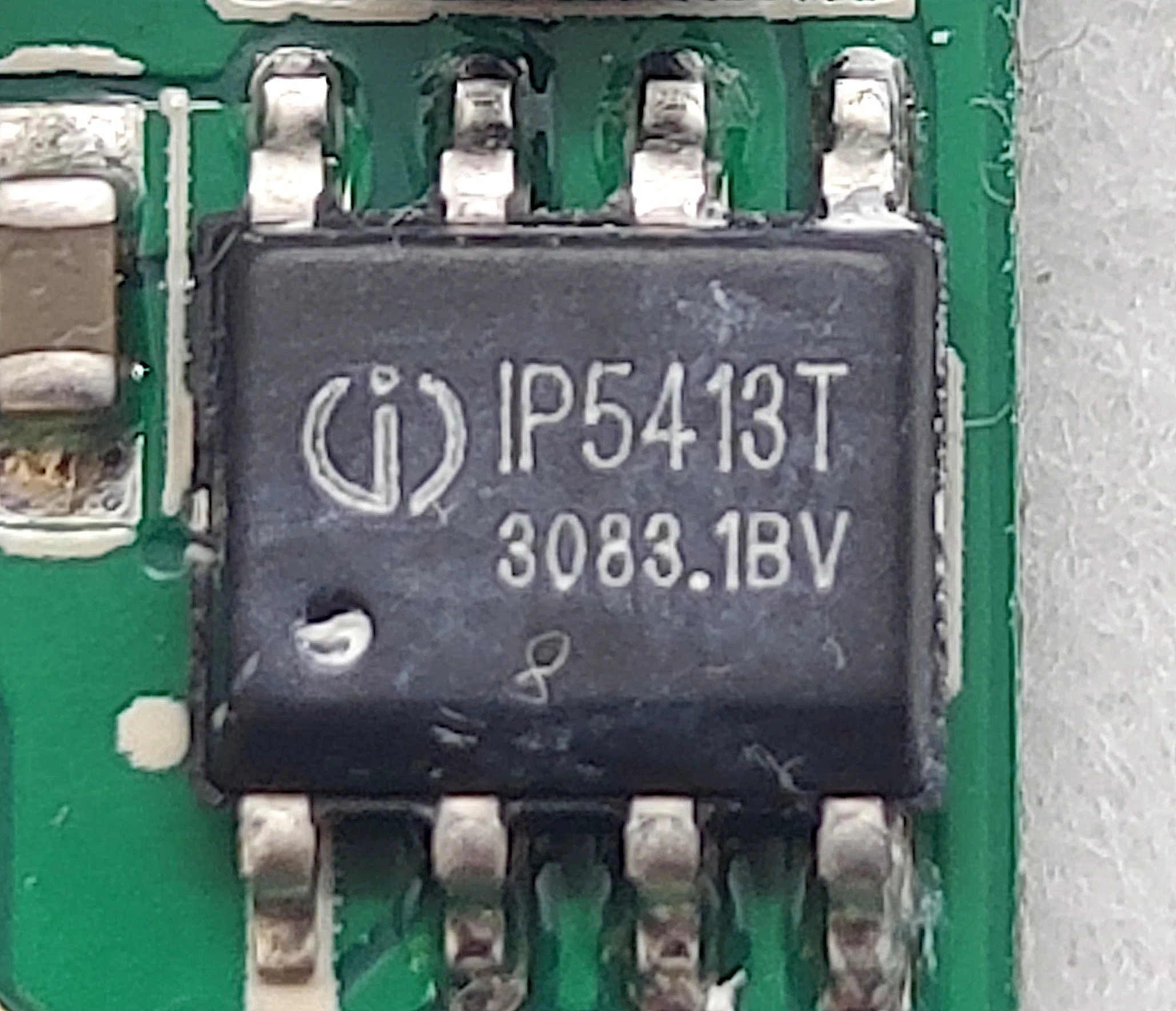 100均ガジェット分解】(57)ダイソーの「完全ワイヤレスイヤホン DG036