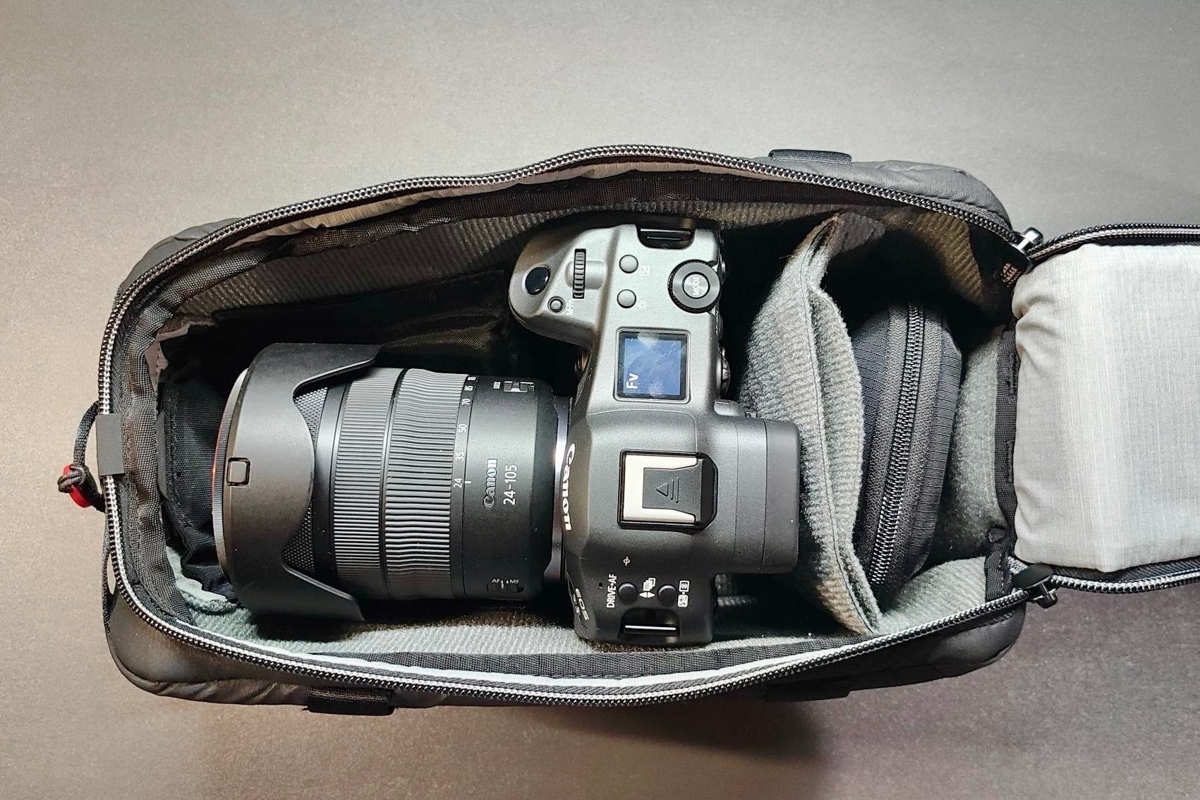 EOS R3が入るバッグ｜こたい